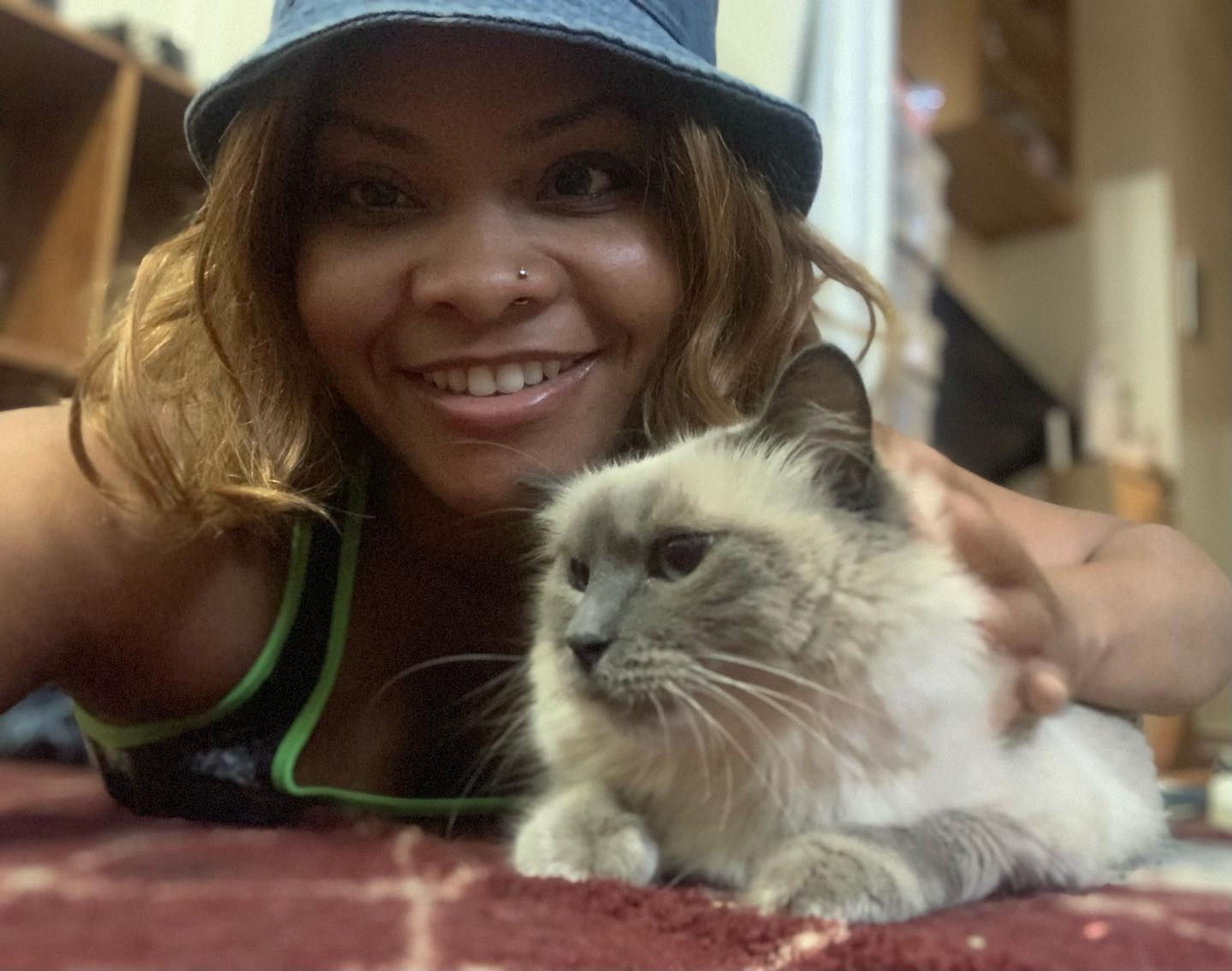 Cats Need Love Too And Who Doesn’t Love Cats! Maya The Cat And Royka ❤️ #houndboundfamily #houndbound #houndboundnyc #dogs #doglover #dogwalking #dogwalker #dogwalkernyc #dogsitter #dogsitternyc #dogsofinstagram #dogmom #pets #petlovers #petsitter #petsitting #nycpetsitter #nycpets #brooklynpets #brooklynpetsitting #bklyn #brooklyn #crownheightsbrooklyn #parkslopebrooklyn #prospectleffertsgardens #prospectparkbrooklyn