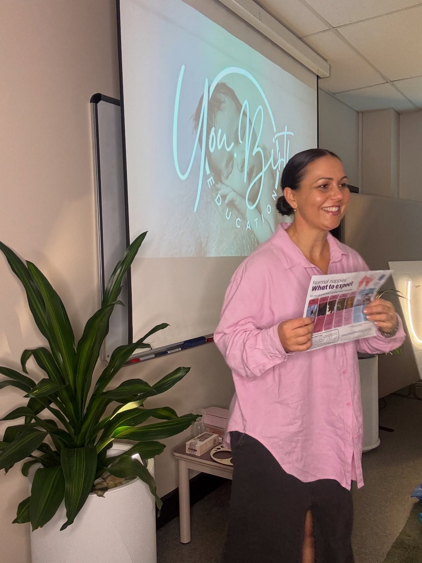 👶 Partners — this one’s for you too!
Our You Birth Class isn’t just about birth. It’s also about helping partners feel confident once baby arrives. 🤍
We cover the practical things that make those early days so much easier:
🟡 What colour poos are normal
💧 How many wet nappies to expect
🧷 How to confidently change a nappy
🤝 How to support your partner and baby in those first few days
just come ready to learn, ask questions, and have a few laughs along the way.
Because when partners feel confident and prepared, the whole family benefits. ✨
#youbirthclass #newparents #parentstobe #partnerinbirth #newborncare #pregnancyeducation #confidentparents