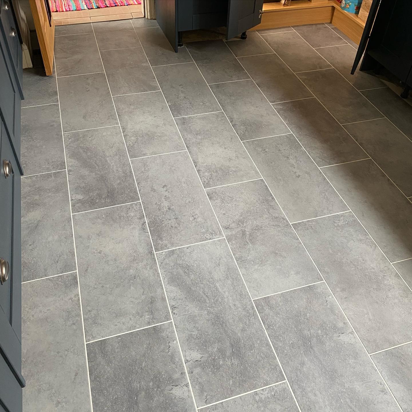 A few LVT jobs and a sheet Vinyl in a shoot lodge for @the_wooden_creations_co from last year ✏️📐 #distinctiveflooring #lghausysfloors #furlongflooring #karndeandesignflooring