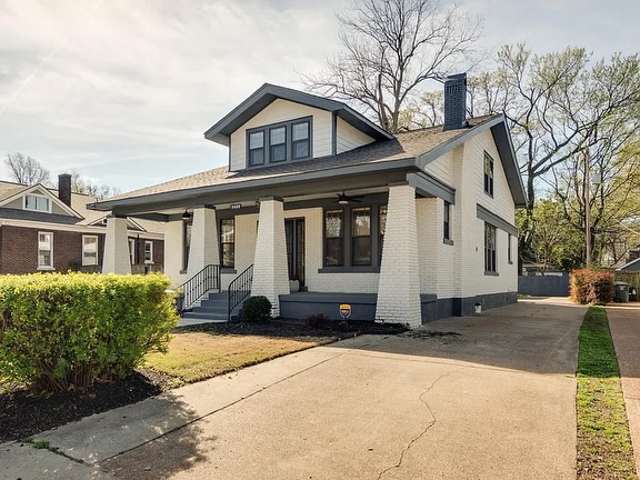 ๐Staging Midtown, one beautiful bungalow at a time.