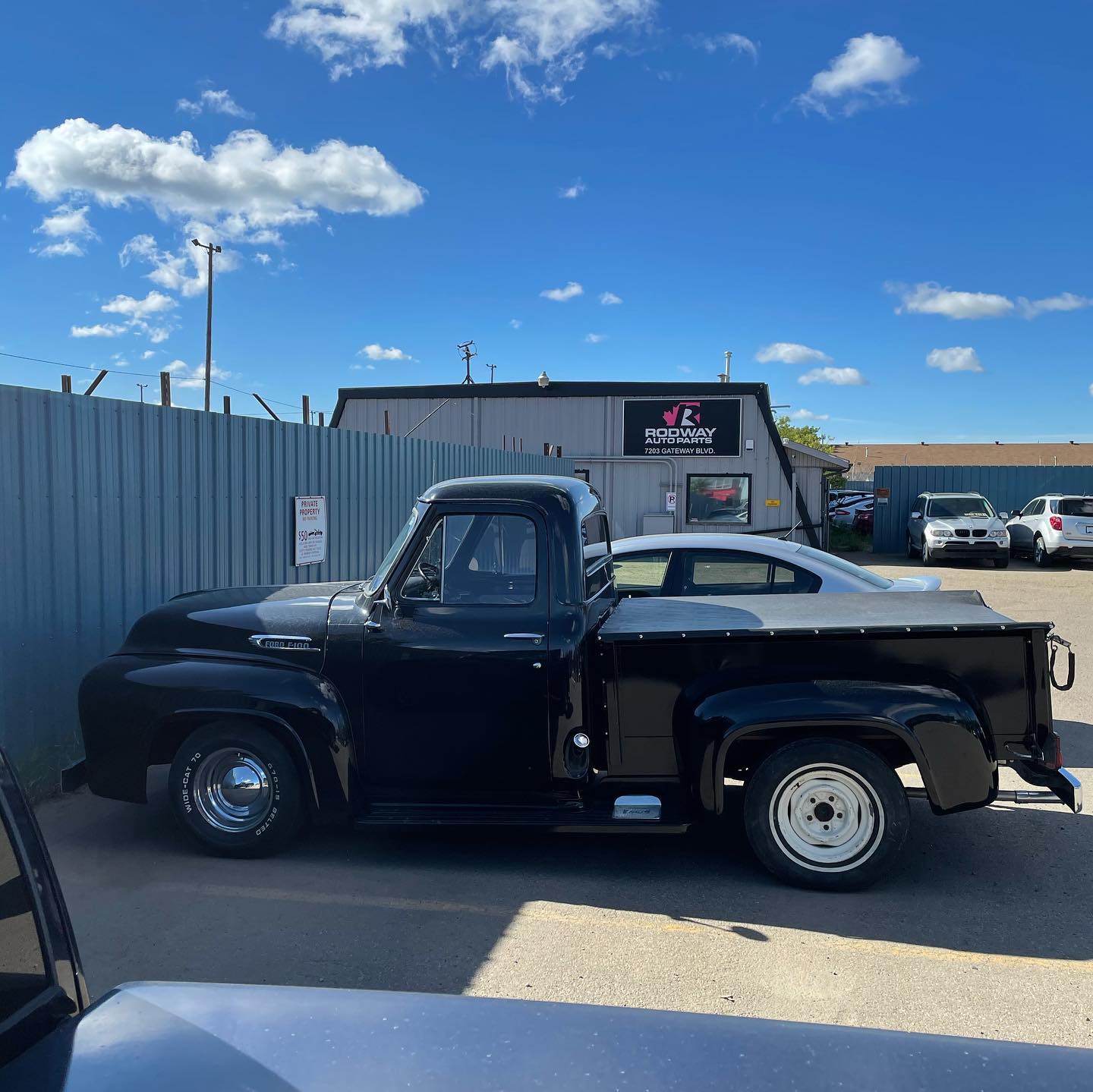 Vehicles found in our parking lot!
1953 F100
&
1959 Strato Chief
â˘
â˘
â˘
#familybusiness #gogreen #recycle #recycler #rodway #truckparts #carparts #used #usedparts #autorecycling #autorecyclers #junkyard #scrapyard #yegauto #edmonton #yegautomotive #yegsmallbusiness #yegshoplocal #yegauto #shoplocalcanada #yegbusiness #upcycling #reuse #rrr #carbonfootprint #classiccars #stratochief #f100