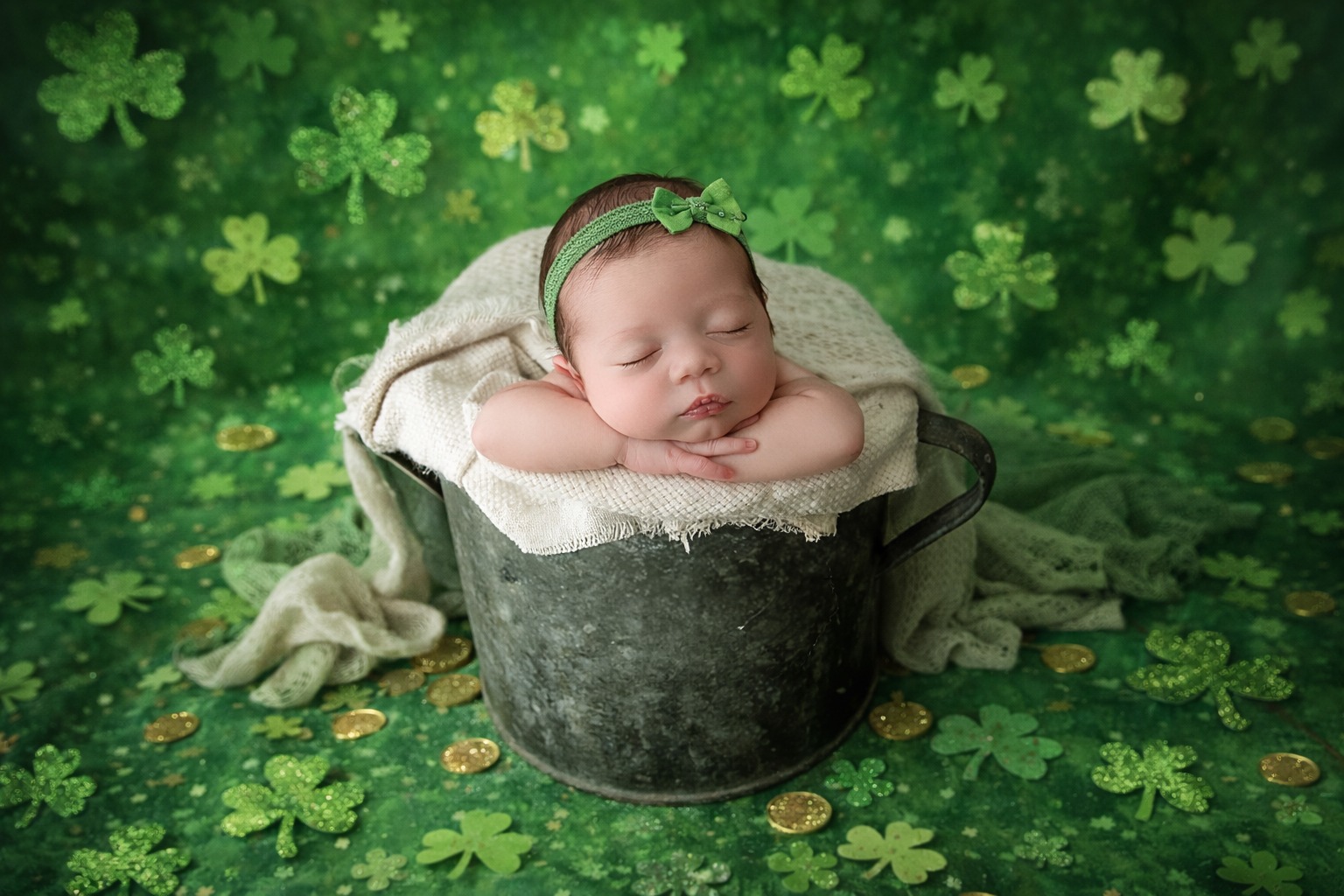 Happy St Patricks Day ☘️💚
Two lucky charms in the tiniest form!
#stpatricksday
#babyphotography
#newbornphotography
#aldershotphotographer
#hampshirebabies