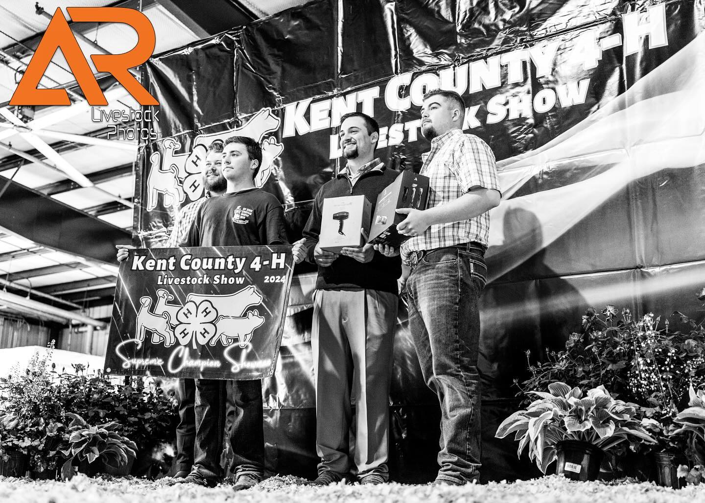 𝙆𝙚𝙣𝙩 𝘾𝙤𝙪𝙣𝙩𝙮
Thanks to Taylor & Messick for generously sponsoring FREE digital download photos again this year for exhibitors.
📩Don’t forget to print your favorite photos and include them in your buyers letters for the upcoming state fair!
📲Download your favorite photos at
https://alexisradunlivestockphotos.shootproof.com/gallery/23933689/
📸Alexis + @oliviaspaightcreative
For all other shows and information visit
ALEXISRADUNLIVESTOCKPHOTOS.COM
