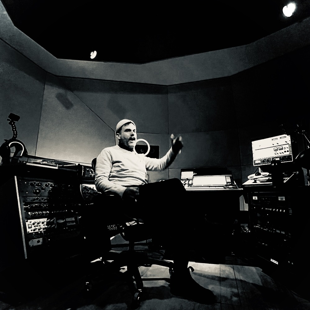 Good day fellow recording friends!
We are happy and to announce that we have posted another studio visit for Lacquer Channel on our L&M Pro dept blog at lmpro.ca.
Checkit out here:
https://www.lmpro.ca/post/lacquer-channel-right-at-home
It was great to spend some quality time with Noah and Analog a few weeks back, and learn more about this long standing Toronto institution! Institution you ask... ?? Well if you're in biz for 50 years I think you can use that term! And in regard to that, please check out the Lacquer Channel for 50th Event details and we are proud to say that for at least one event we will be there with some pretty substantial giveaways!
Hope to see y'all there!
As always, happy recording!
~ LM Pro
@longandmcquade