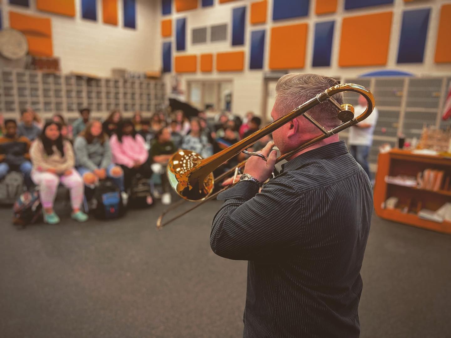 Thanks so much for @ncefstathiou and @magicontra for having me in to work with the #music #students of @jeffdavishighschool @jeffdavismiddleschool and @jeffdaviselementary
I hope my time with y’all was educational, insightful, and enjoyable!
It was a joy speaking with all of the band programs and working with the @jd.low.brass
Special thanks to @jupiterbandinstruments and @artsmusicshop for sponsoring the event and providing the #xo1236 and #xo1634 horns for me to use while I was in #hazlehurstga
Big thanks to @patrickmouthpieces as well for sending me with some great gear to make those horns sing!
#trombone #jupiterxotrombone #band #musiceducation #musicclinic