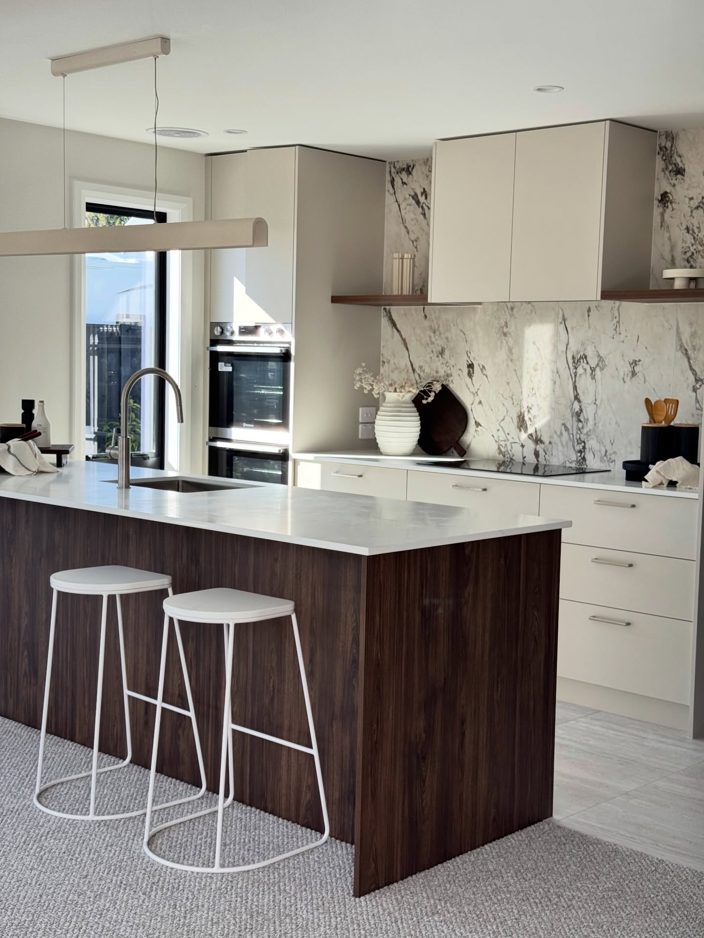 Such a beautiful kitchen in this new @japac.homes 🖤
If you are looking for a 3 bedroom townhouse surrounded by quality homes in Terrace End, look no further. This is the final build in the Samuel Place development 🖤