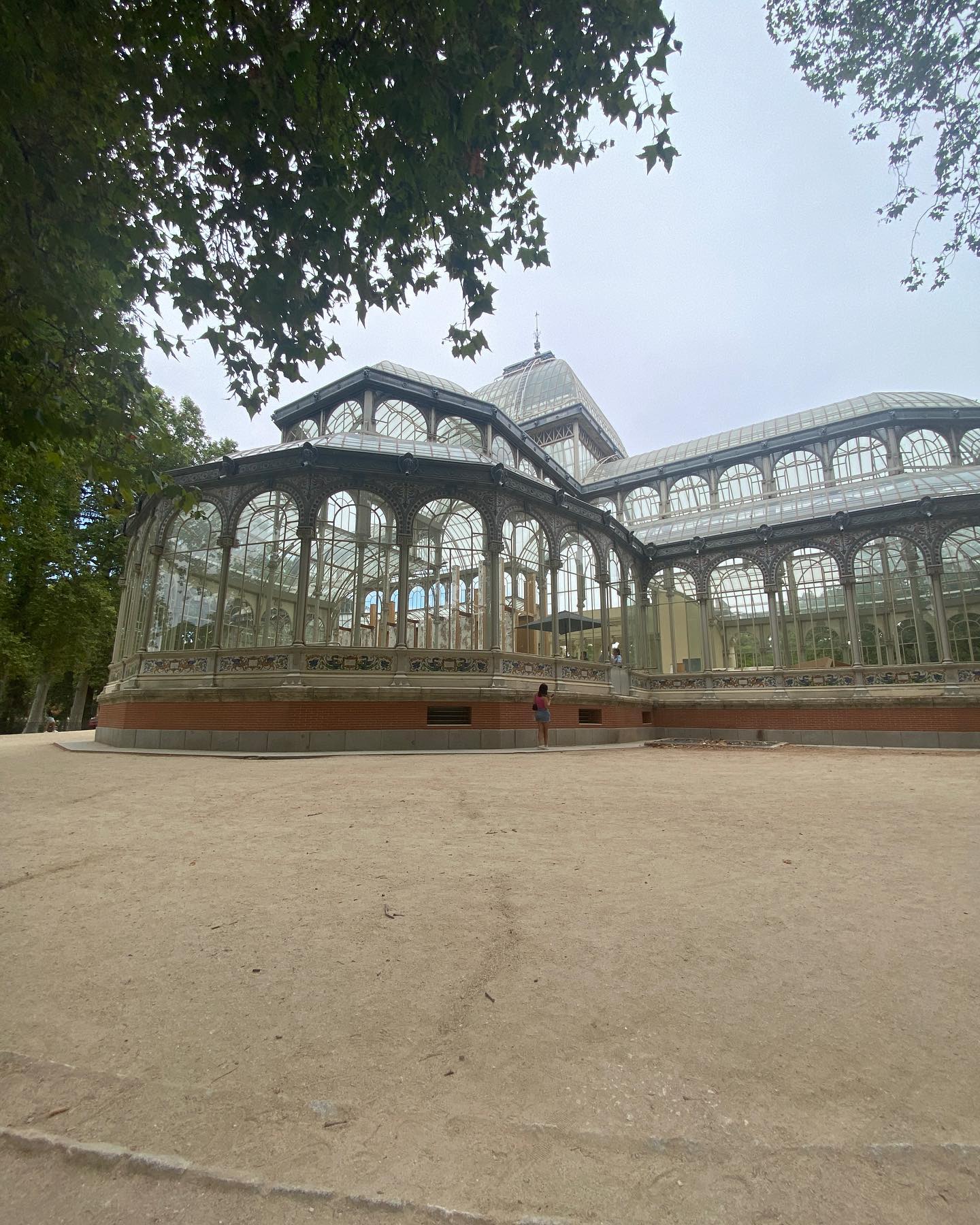 The last stop on my tour for the year is Madrid, Spain. My home for study abroad this past semester, and the perfect city to live in. I loved everything about Madrid from the food to parks and nightlife. My blog post with an extensive guide to Madrid is posted in my bio.
———————————————————
#madrid #spain #capital #kapital #icon #barcelo #tapas #españa #madridcity #mikesworldtour #empanadas #malvon #travel #travelphotography #travelblogger #travelgram #travelbetterlivebetter #travelholic #travelescape #travels #travelblog #traveldeeper #travel_captures #seetheworld #worldtraveler #traveldiary #traveljunkie #travelquotes #traveladdict #travelbug