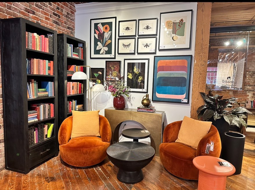 Plus… so many beautiful earthy tones and stunning wood tones. Color is back! 😀 Bye bye monochromatic boring colors.