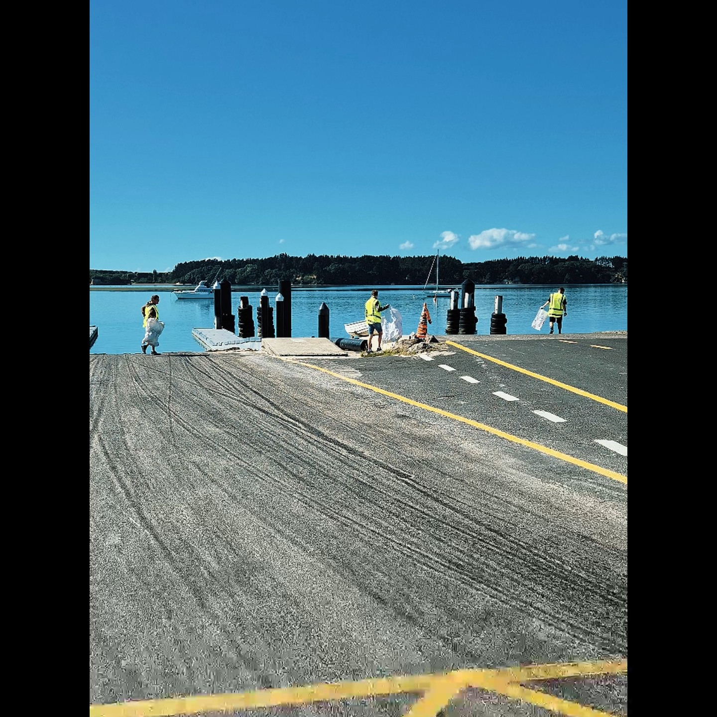 Week 5 of our Head Start work experience programme is done.
We were out in Omokoroa this week with the Recreate crew. Good day on the tools and we managed to pull about 150L of waste before it made its way into the harbour.
Amazing effort from the crew. Well deserved koha to finish the day!
#Recreate #Headstart #Westernbayofplentydistrictcouncil #cleanharbours #Bayofplentyregionalcouncil
