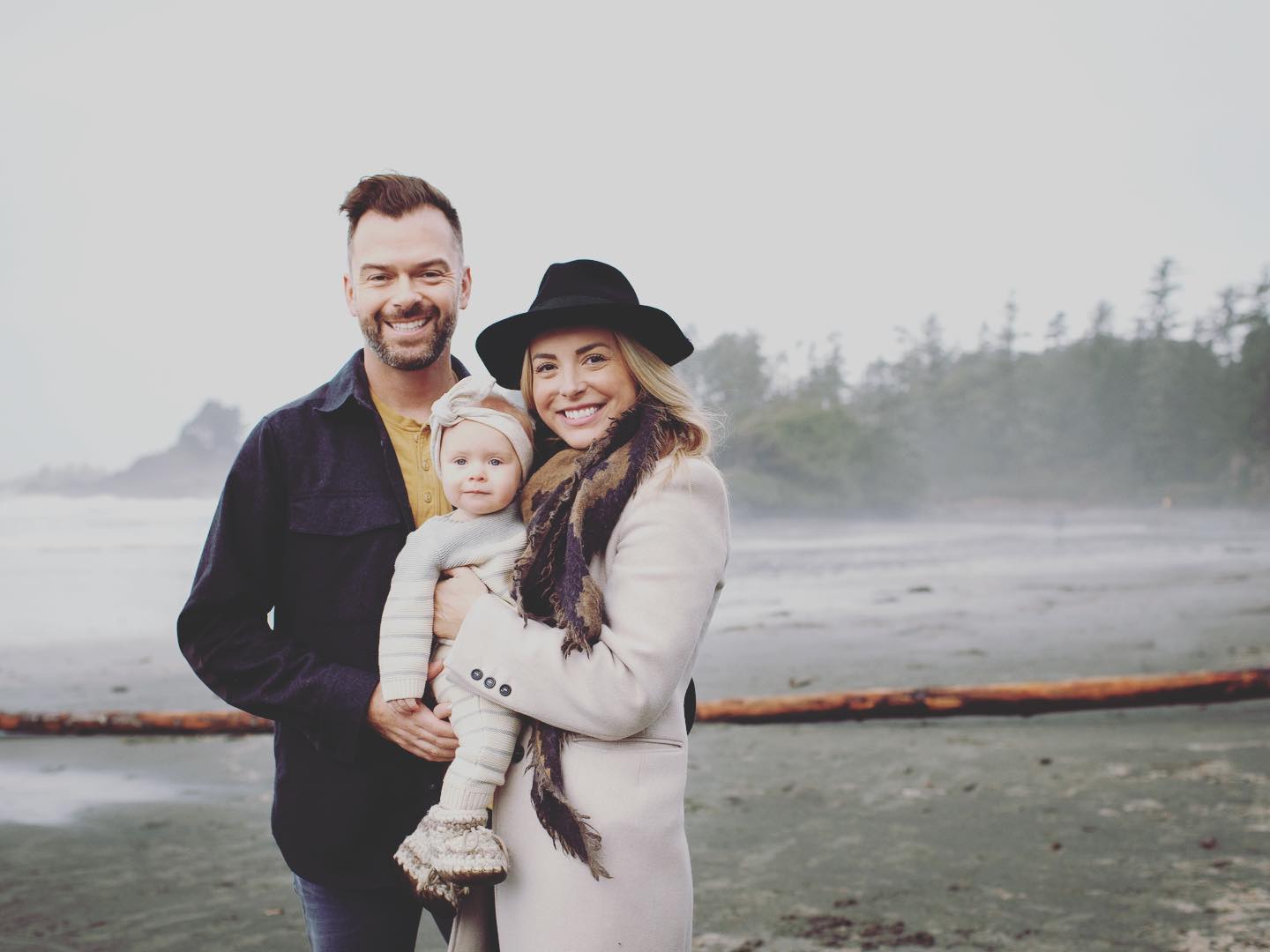 ✨This is the time of year I always reflect back on the last 365 days. Wow what a year it’s been. I welcomed a baby, sold a practice, bought a clinic, and am now bittersweetly saying ‘see you later’ to our home for the past 6 years! To top it off I am bursting with gratitude for having received top honors in this community 🤩Awww Kelowna, it’s been swell and you treated me well! #victoriabc here we come 🥰
#communityvotes2021
#platinum #brixwellness
#naturopathy #ihealth
#kelowna #brixwins
#naturalhealth #freshhealth
