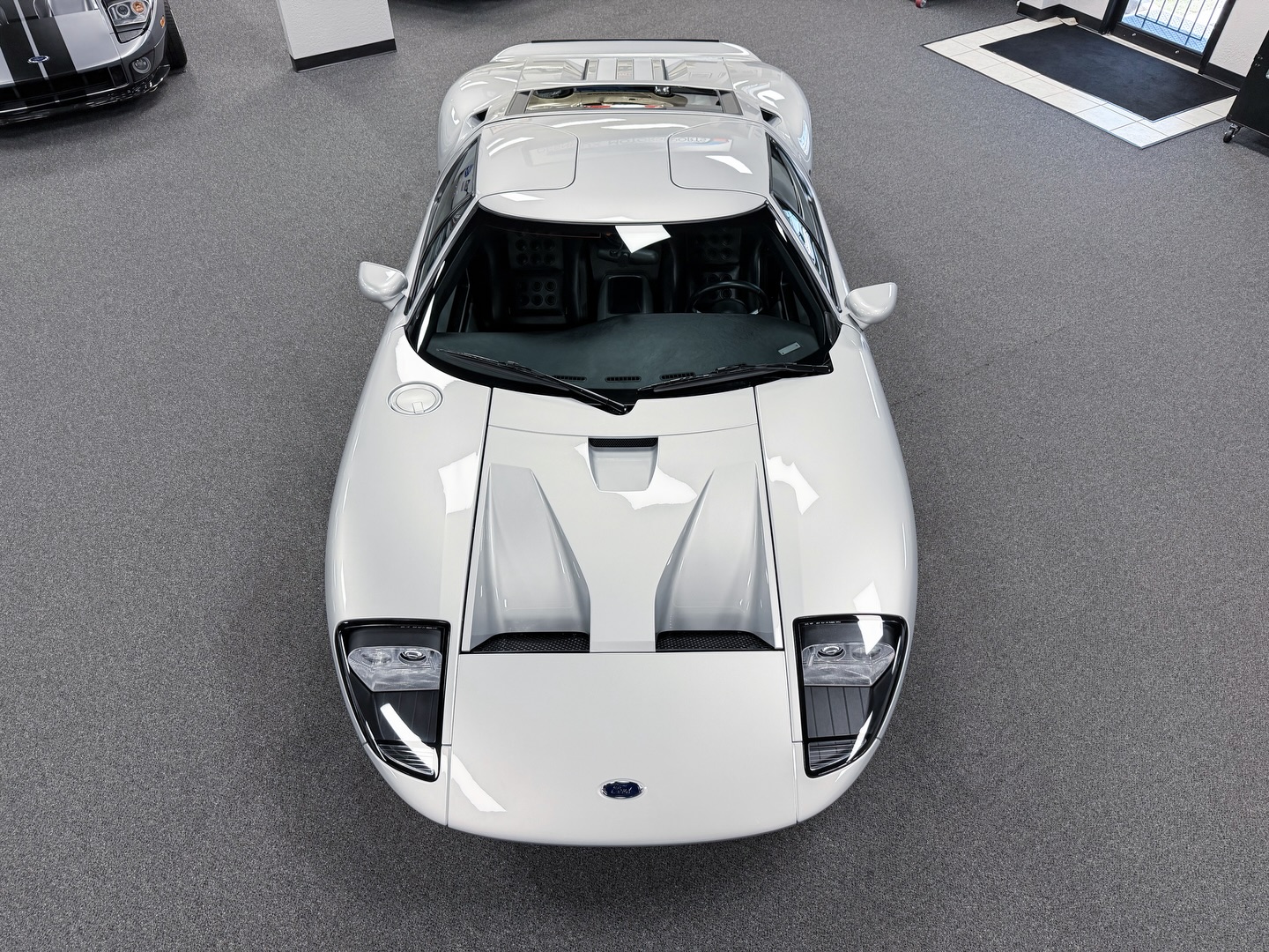 Excited to share this one ✨
SUPER RARE 2005 Ford GT offered in Quicksilver. Only 1 of 8 optioned with Forged BBS Wheels, McIntosh Stereo and Gray Calipers. Two owners since new.
Only 3500 miles.
📲 for price and details
#FordGT #GT40 #timeless #Supercars #DriveTastefully