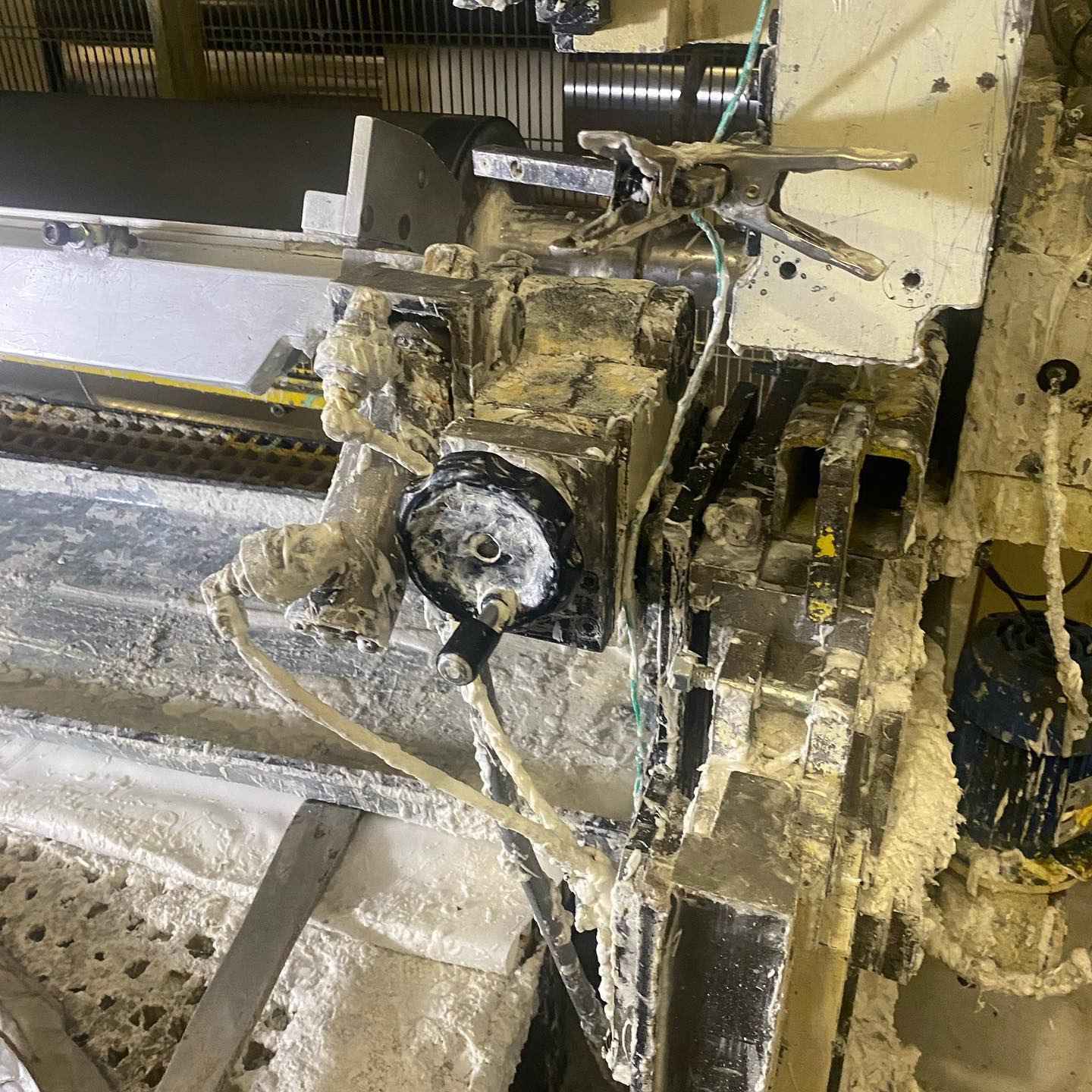 Last week we ended 2022 by dry ice blasting a coating build up off this industrial machine. It came off well, making it ready for the next 6 months of production.
#coating #machinery #machinerycleaning #machines #dryice #dryiceblasting #co2sweep #cleaningcompany #blasting #beforeandafter #satisfying #facilitycleaning #industrial