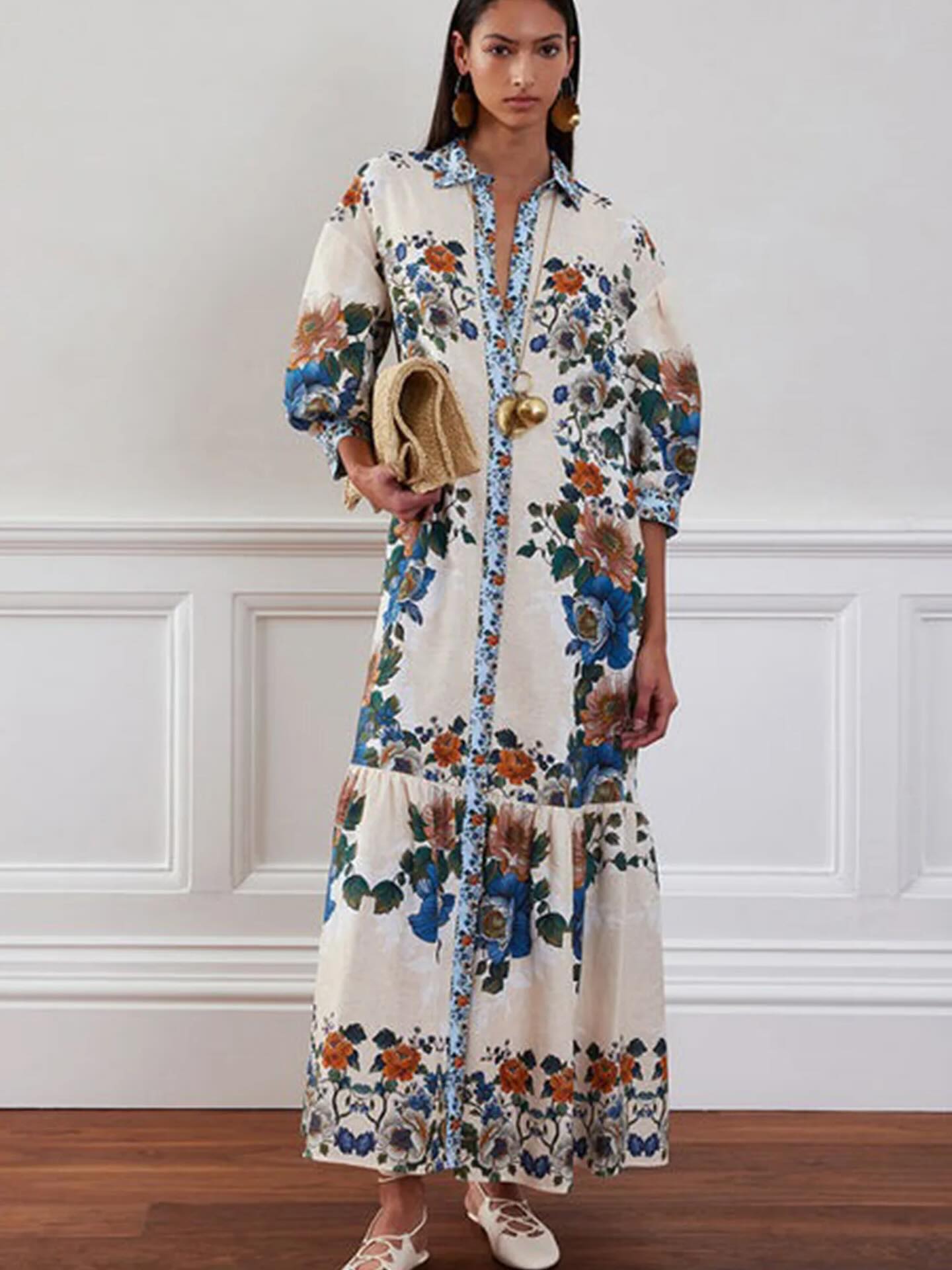 A timeless silhouette elevated by storytelling prints and gracefulease.
#borgodenor
#resort2026