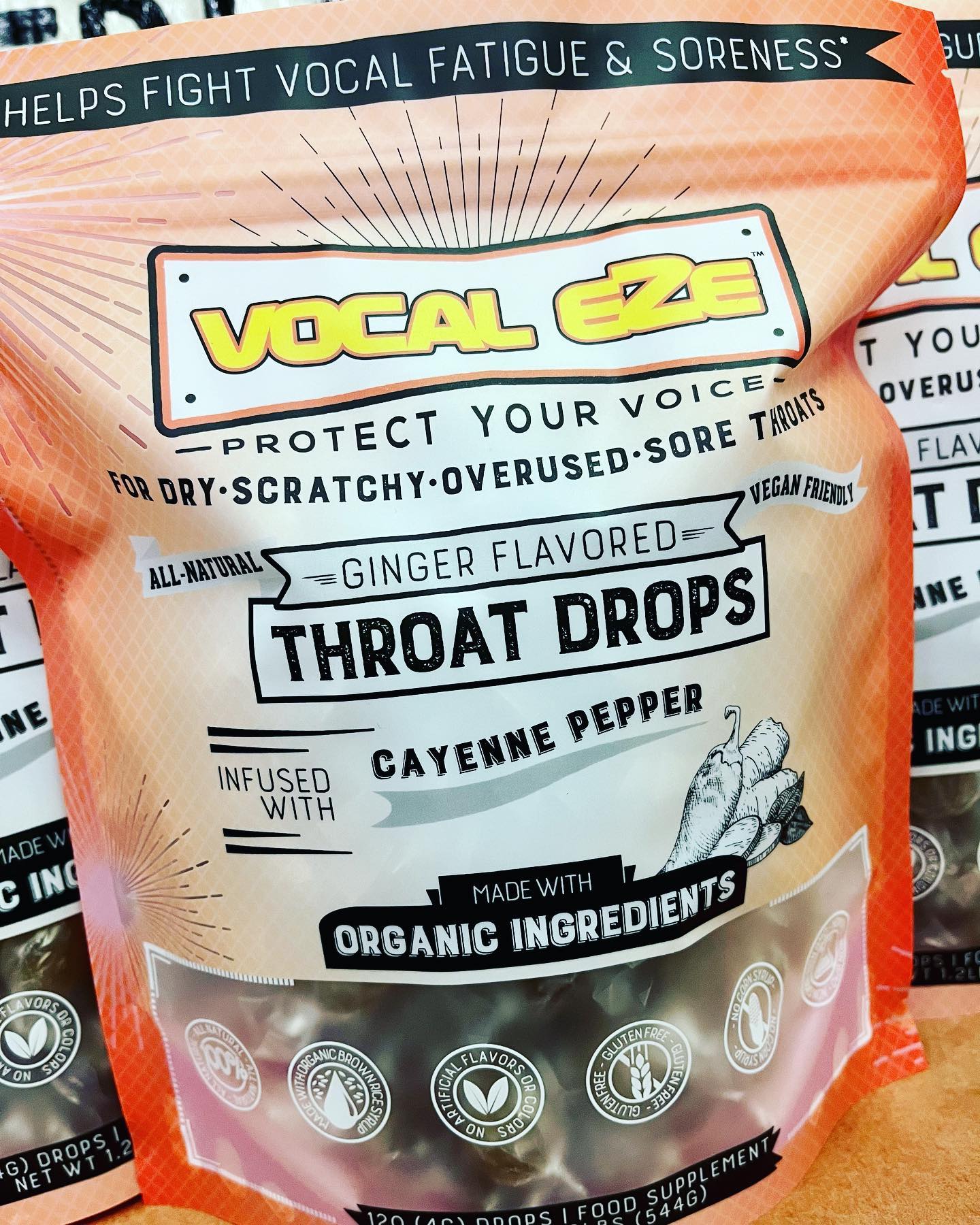 The secret 🤫 is OUT! We’ve been emailed, called, begged and offered songwriting credits (j/k, but that would be 💯) to bring our Ginger Cayenne throat drops to you in BULK BAGS…and we’ve done it 🌶🎉!
.
Now available to those of you who love a good, soothing 😅 sweat…or for those of you who just want to spice up the cold weather you’re dealing with! Respiratory support is coming your way 🗣!
.
.
.
👉🏻 vocaleze.com
.
.
.
.
#vocaleze #vocalhealth #voicetips #naturalremedies #singersongwriters #singingvideos #nashvillemusicscene #nashvillesinger #manukahoney #coughdrops #gingerroot #coldandflu #voicecoach #voicelessons #veganfriendlyproducts #soundcheck #livemusicvenue #vox #tourlife #soundengineer #studiotips