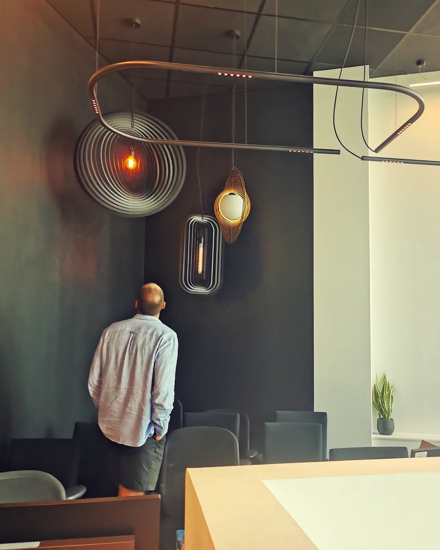 Thanks for the CPD & showing us round the new show room! @deltalightlondon 😍🍻💡
#stanesbyarchitecture #architecture #design #london #lighting #architect #RIBA #CPD #interiordesign #lightingdesign