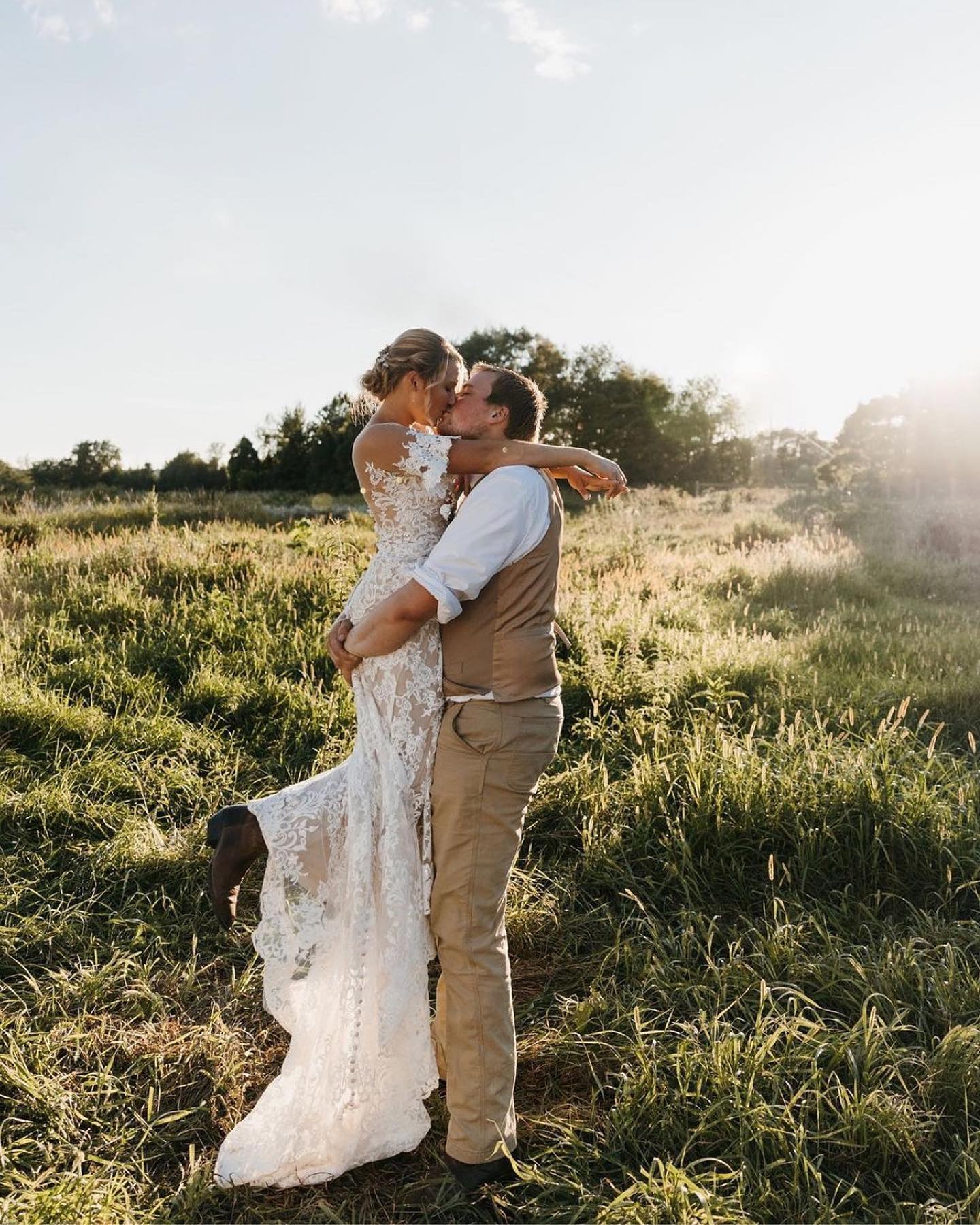 “Will never get over how fun this day was! The sweetest, most photogenic couple 💕”
Love these shots here at our venue!! And this couple!
Repost & photo credits: @vanderveenmedia 🙌🏼