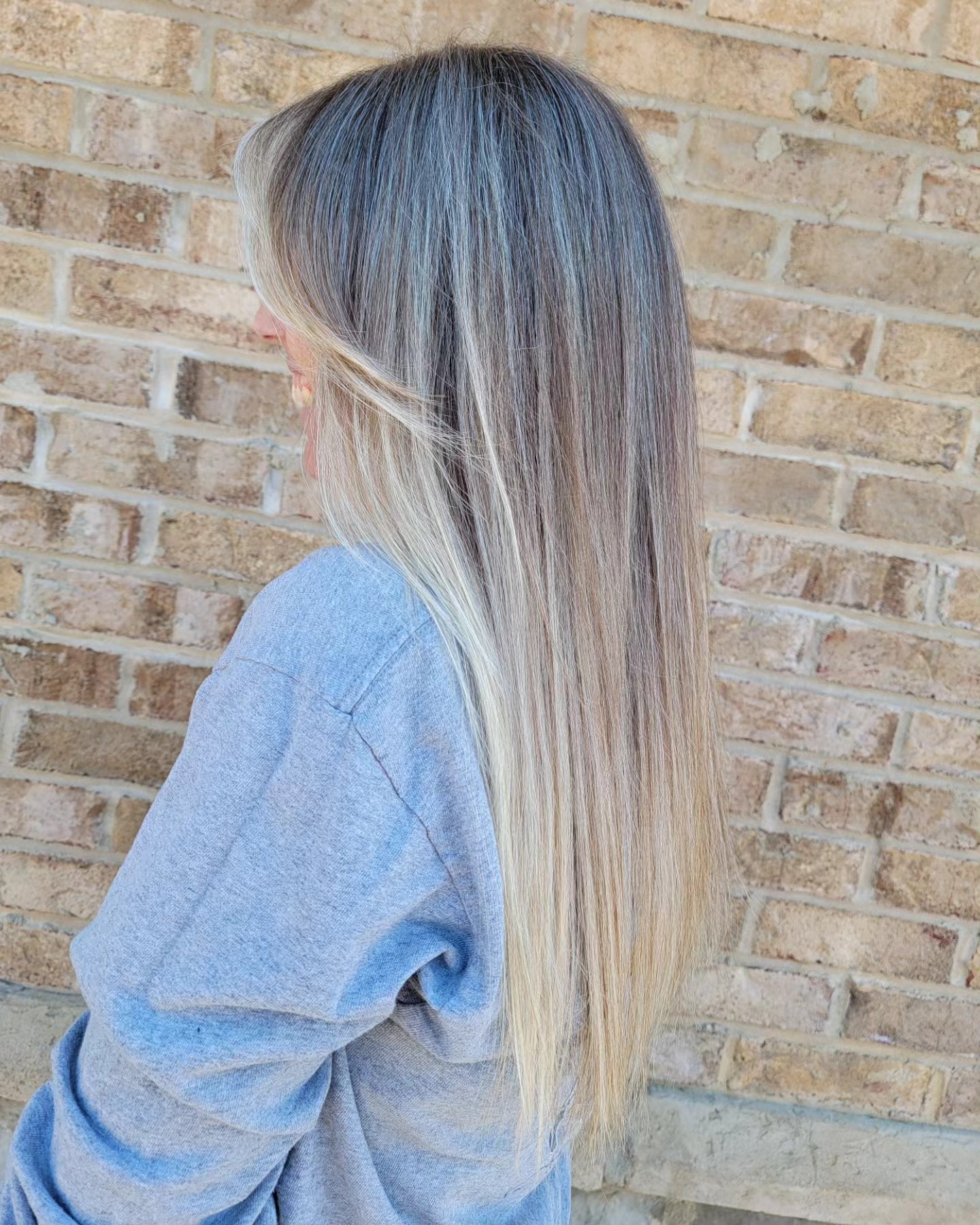 One of my favorite things I get feedback on from new clients is that "I actually listen to what they're wanting, and I explain what the process looks like for them."
When you book a New Client service..
🌟You'll fill out my new client form that helps me have a better understanding as to what you're looking for.
🌟Some of your hair history, so I know what to expect!
We take a look at your inspo pics and decide on a gameplan.
Sometimes the color you want, doesn't quite align with maintenance you really prefer.
It's not your job to know that. It's my job to explain it to you and make sure we have clear expectations on what your personal maintenance plan looks like for you.
Once we're on the same page, the magic begins ✨️✨️
Head to the link in my bio, and select New Clients to get started 😊
.
.
.
.
.
#clthairstylist #monroehairstylist #indiantrailhairstylist #charlottevivids #monroehairsalon #indiantrailsalon #charlottesmallbusiness #indiantrailhair #indiantrailvivids #matthewssalon