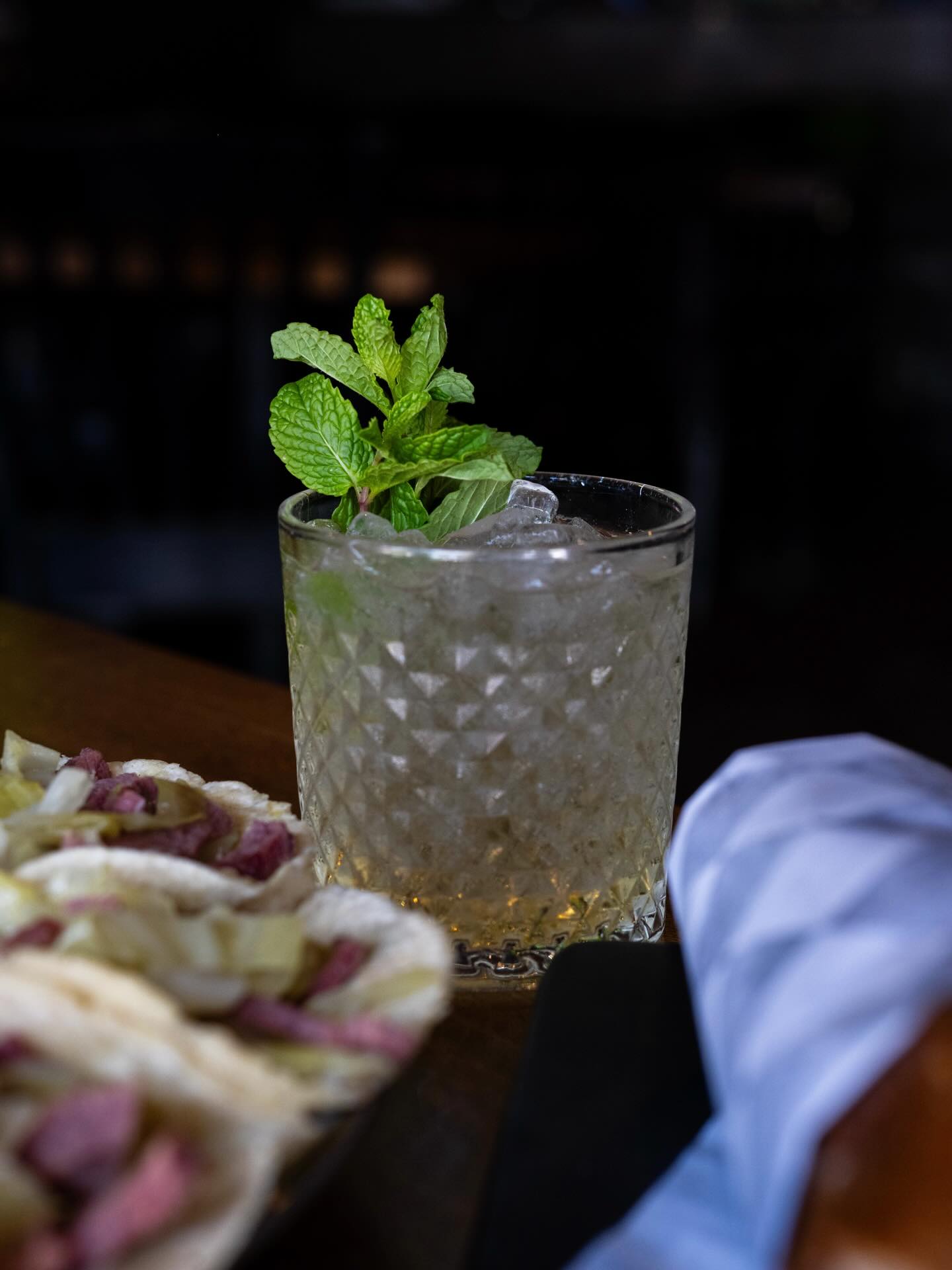 Pot of Gold | paddy’s irish whisky, dolin gennepy, dolin dry vermouth, orange bitters
**don’t miss out - $1 off Irish Whiskey
#seattleeats #seattlefoodie #seattlebar #seattlerestaurants #magnoliaseattle