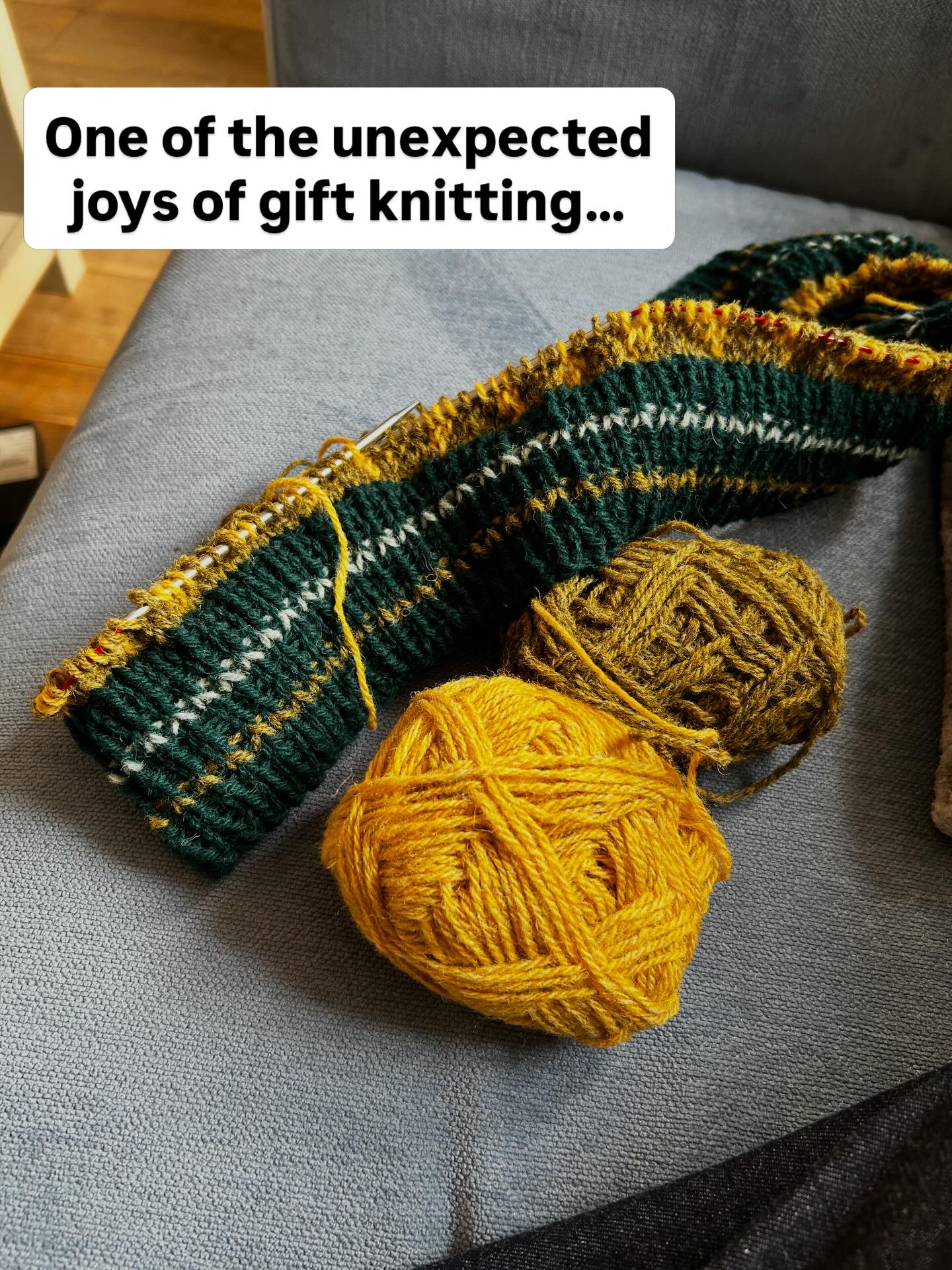 Is knitting with colours that aren’t usually in my comfort zone or wardrobe. I am usually a ‘jewel toned’ person but am enjoying these rustic heathered autumnal colours #voevest #giftknitting