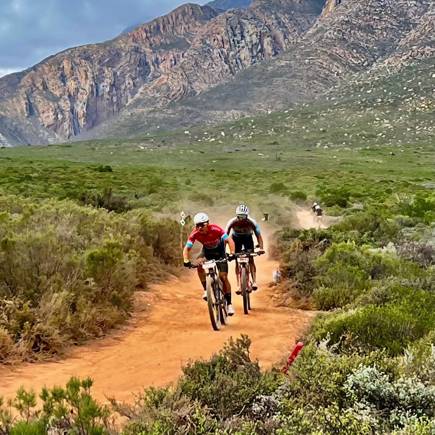 The Absa Cape Epic 2026 - Stage 1 & 2 - Montagu - exciting moments!!!
8 Days, 692km distance with a 15 900m mountain climb. The ultimate test of indurance! 💪💪💪
#scenicview
#CapeEpic
#mountainbiking
#kleinnektar
#absacapeepic