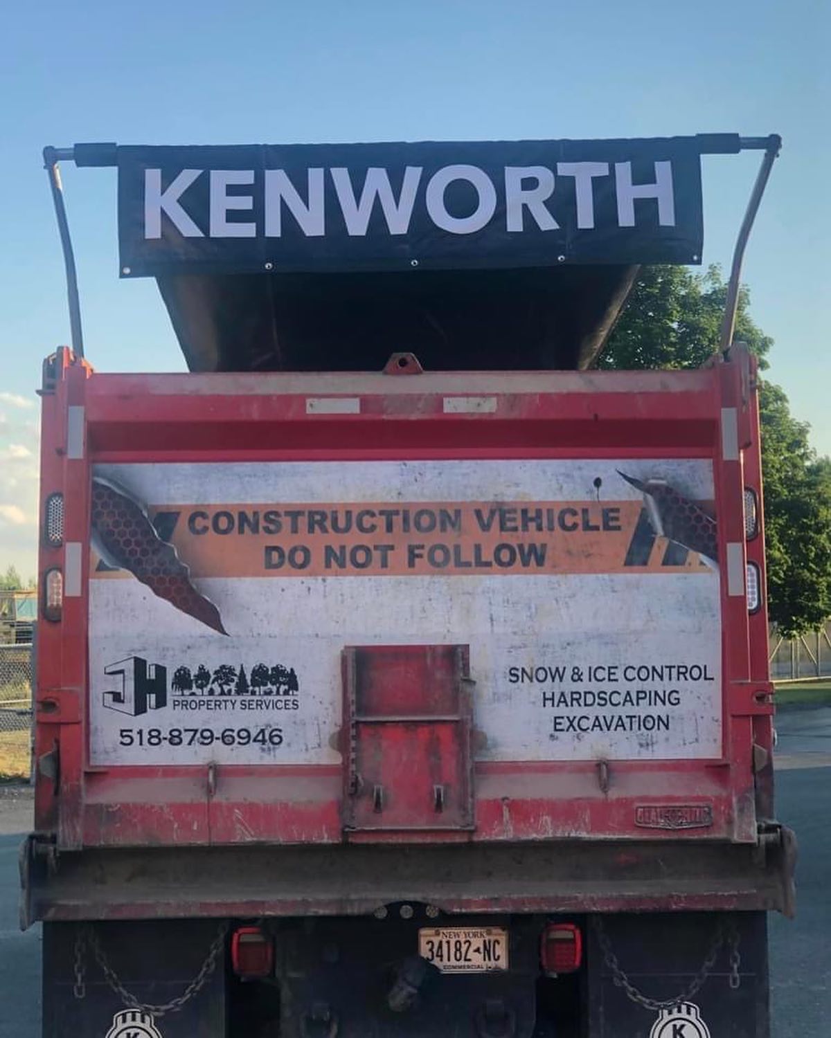 A Cool Custom Tarp We Made for our Good Customer Pete Sisler! Check Out This Kenworth Truck Co. Dump Truck!
#kenworth#dumptrucklife