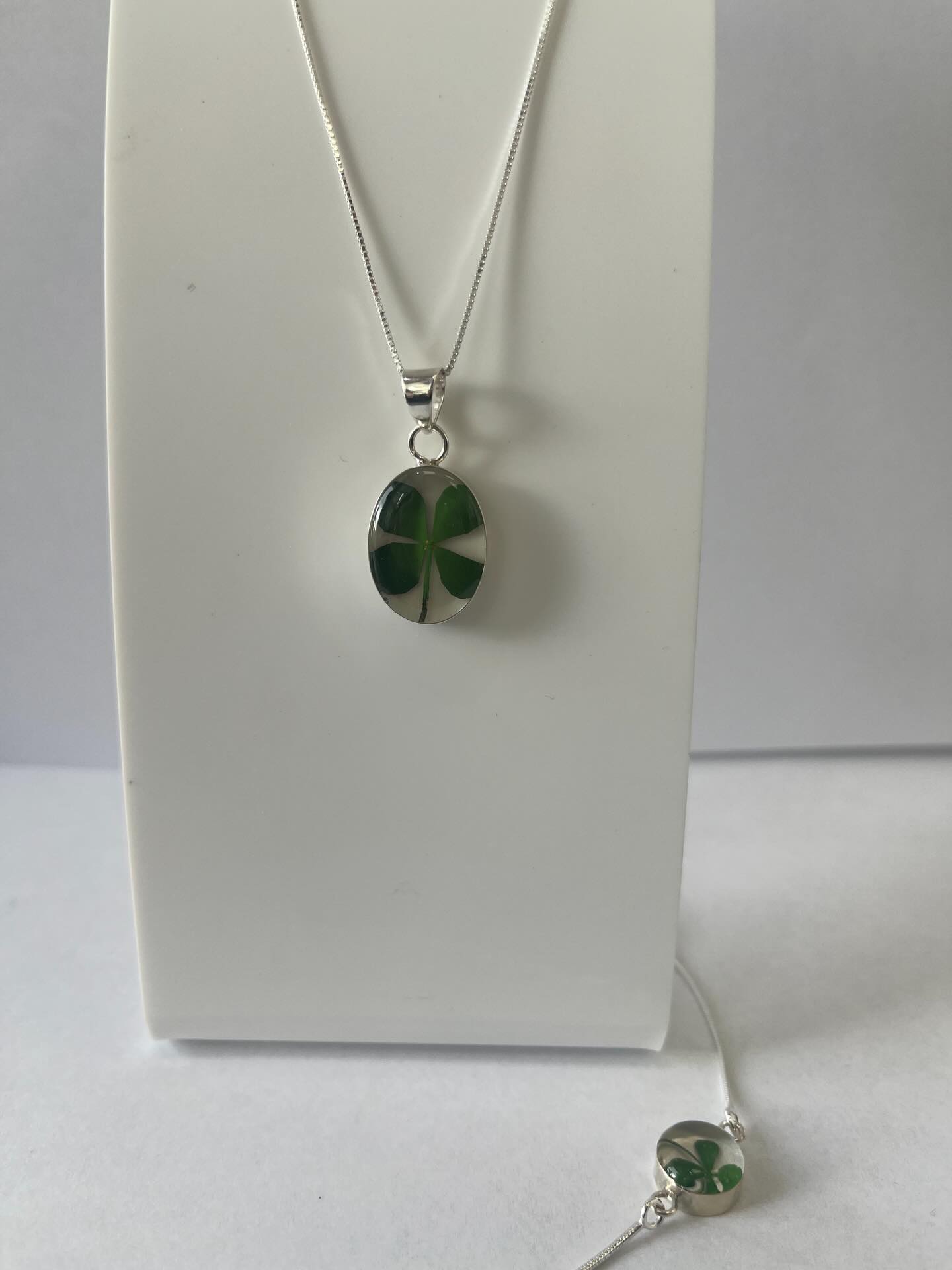 🍀☘️ Happy St Patrick’s Day ☘️🍀 #4leafclover #flitwickjewellers #stpatricksday🍀