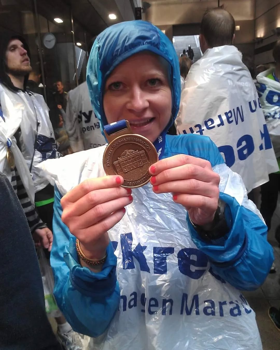 10 years ago today I ran my first marathon, and so much changed.
If you'd have asked me 10 years before (even 3 years before) if this was possible, I'd have laughed in your face. I was definitely never a runner... until I eventually became a runner. I have run routinely ever since, probably covering more than 15,000 miles since then. Which just proves to me and hopefully you, that we can all change. We can become new versions of ourselves, there is still time.
People that have only known me for the last few years, see this as a normal me, they say things like 'because you are sporty' which cracks me up. This is a version of me that I created, entirely from habit and consistency and just doing it and being it.
I have a million other things to say about getting to this point and what came after, the courage it took to book it in, how proud I am that I did. How positive running has been for me, the places I've been and people I've met π₯±... But my point is we can all be new versions of ourselves in future, by just committing to doing the thing, and sticking with it.
What first step can you make to becoming the person you want to be?