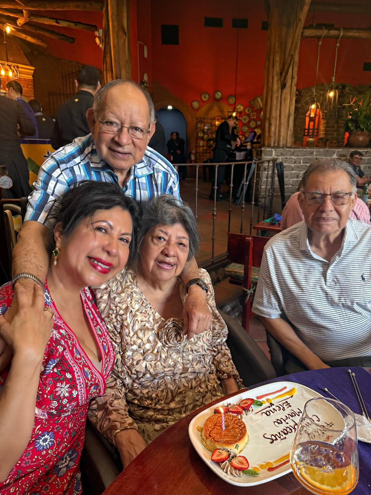 We celebrated my Mom’s 88th birthday with family and girlfriends, and it was absolutely beautiful ❣️
Serenaded by the traditional sounds of the marimba, full of joy, memories, and love. Mom is 88 and still the heart of our family! ❤️
@berniceescorpizo
@bjrobertsca
#passionistachic #happytime
•
•
•
#familyandfriends #gratefulheart #mylifestyle