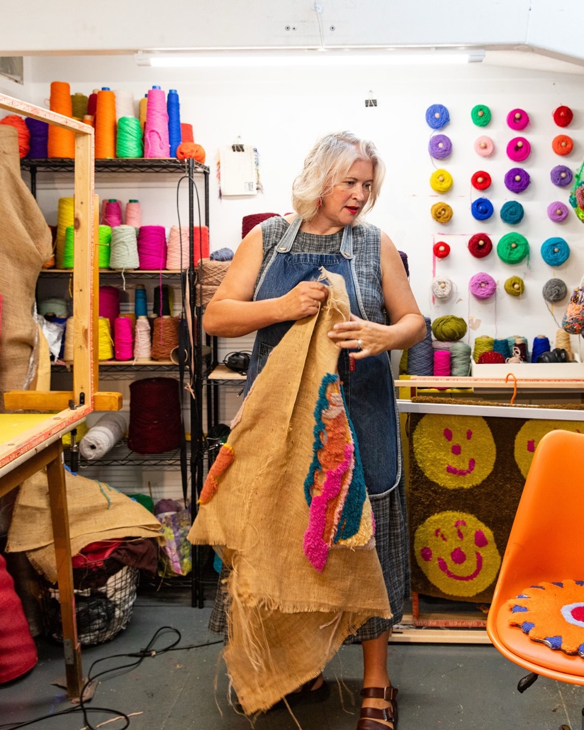 Studio shot
#rugtufter #portraitoftextileartist #tufting #tuftingteacher #textiles