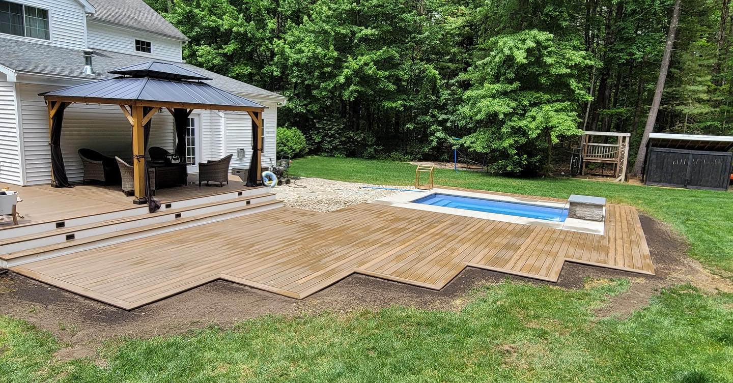 Flushed Trex Pool Deck ✨
#trex #deck #exploresaratoga #building