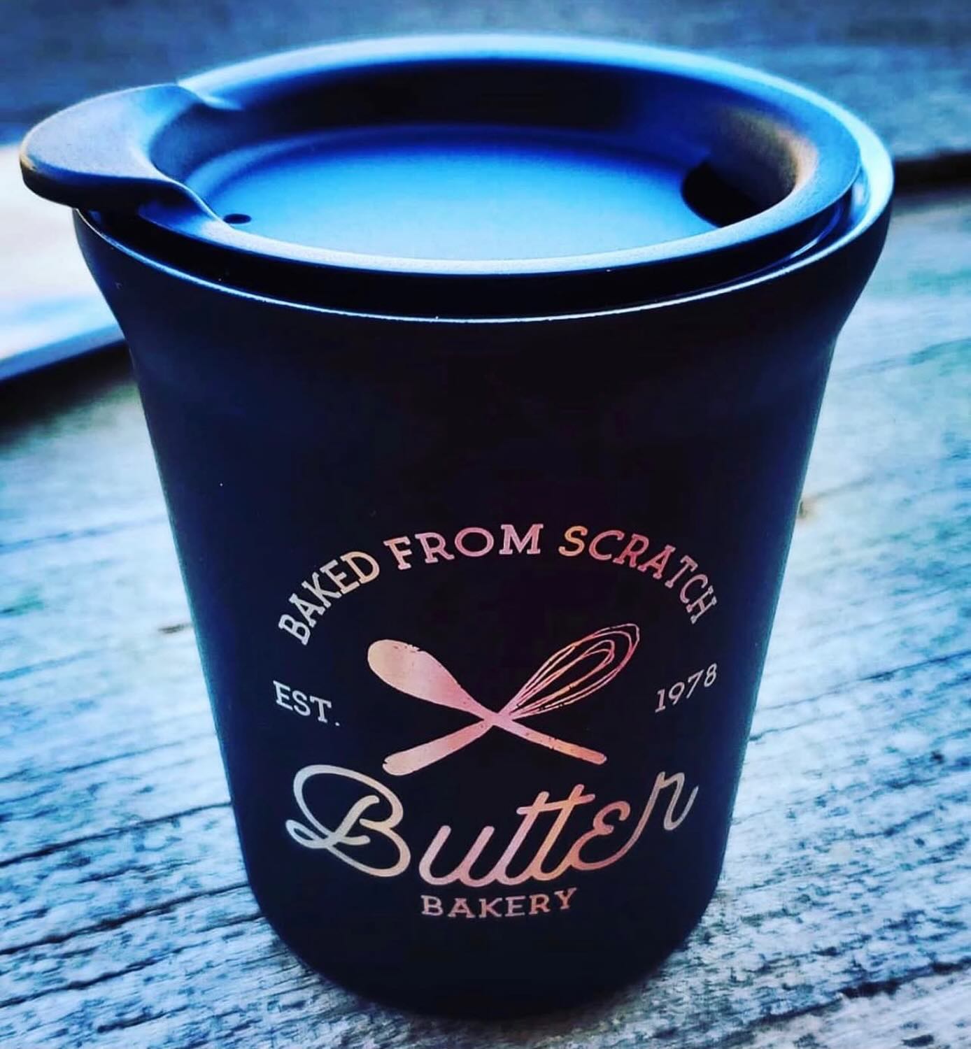 Want custom drinkware for your business? Visit revivedrinkware.com to get started. 👍🏻
📷: butterbakery1978