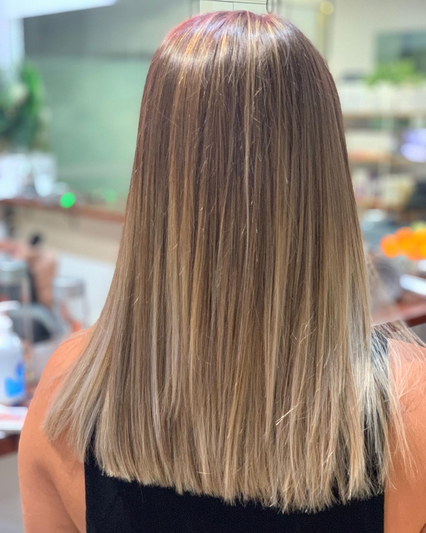 Fresh chop and colour for @adeybabe Low maintenance and bright💛 #dyesalon #pottspoint #sydneysalon #pottspointsalon #balayage #blonde @goldwellaus
