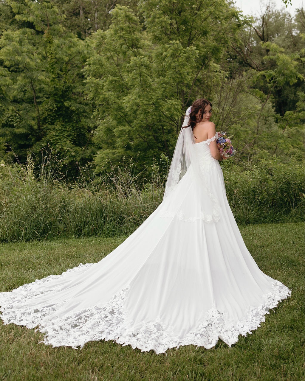 Mona came to us with a vision for her wedding dress… and together we created something truly one of a kind.
Seeing her walk down the aisle to marry Keith in a gown designed just for her was such a special moment. 🤍
Thank you for trusting us to be part of your story.
📸: @clover.n.co