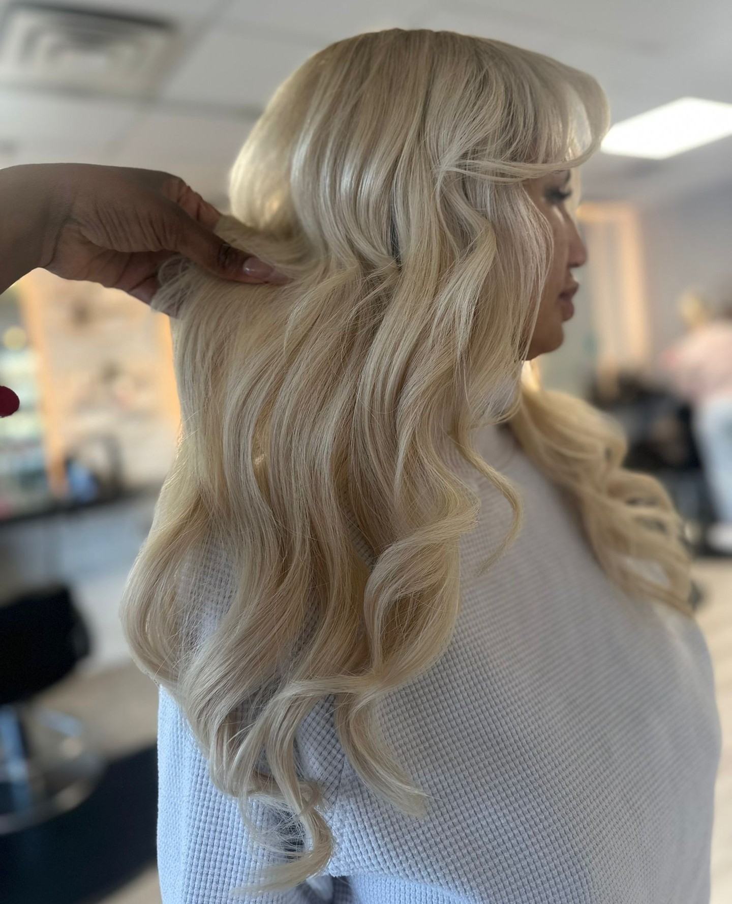 Blonde tape-in extensions installed using approximately 120g for natural fullness and a seamless blend š¤ The perfect amount for added volume without looking overdone.ā
ā
Don't forget to take advantage of our March promo!ā
ā
March Promo Includes:ā
⢠Complimentary consultationsā
⢠10% off hair purchasesā
⢠25% off extension installationā
ā
We š¤ Hairā
ā
#BurnabyBC #BurnabyHairSalon #Burnaby #VancouverHairSalon #HairInspo #HairStylists #Joico #KevinMurphy #HairExtensions #BrentwoodMall #TheAmazingBrentwood #BrentwoodBurnaby #selflove #selfcare