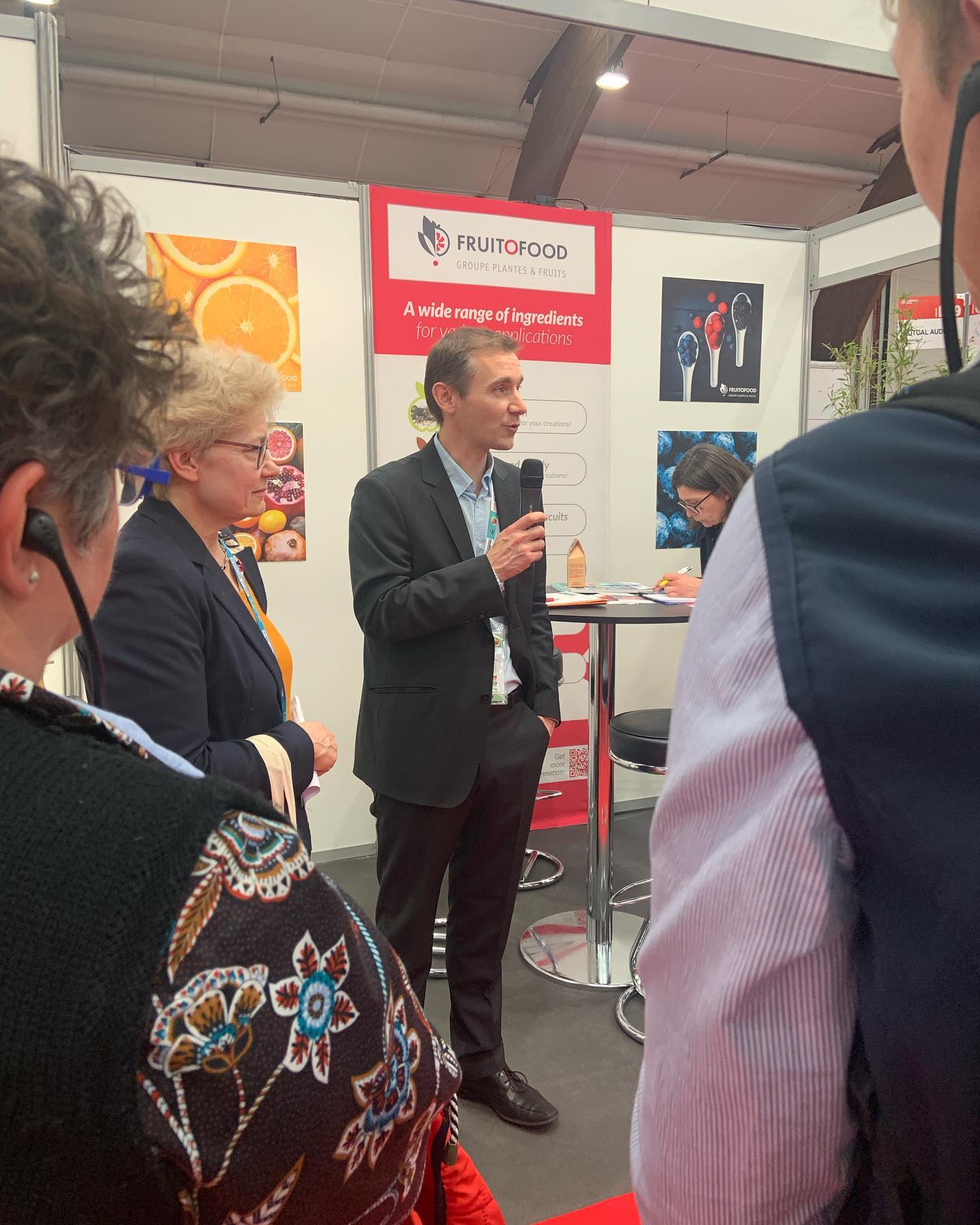 🥕 Notre responsable commercial Gwenole Lebrun est intervenu lors du tour #Innovation #INGREBIO & le Club PAI dédié au #BIO, pendant le CFIA EXPO de Rennes.
Nous avons eu l’occasion de présenter notre nouvelle gamme de #legumes #BIO ! #carotte #courgette et #potiron 🌱🚜