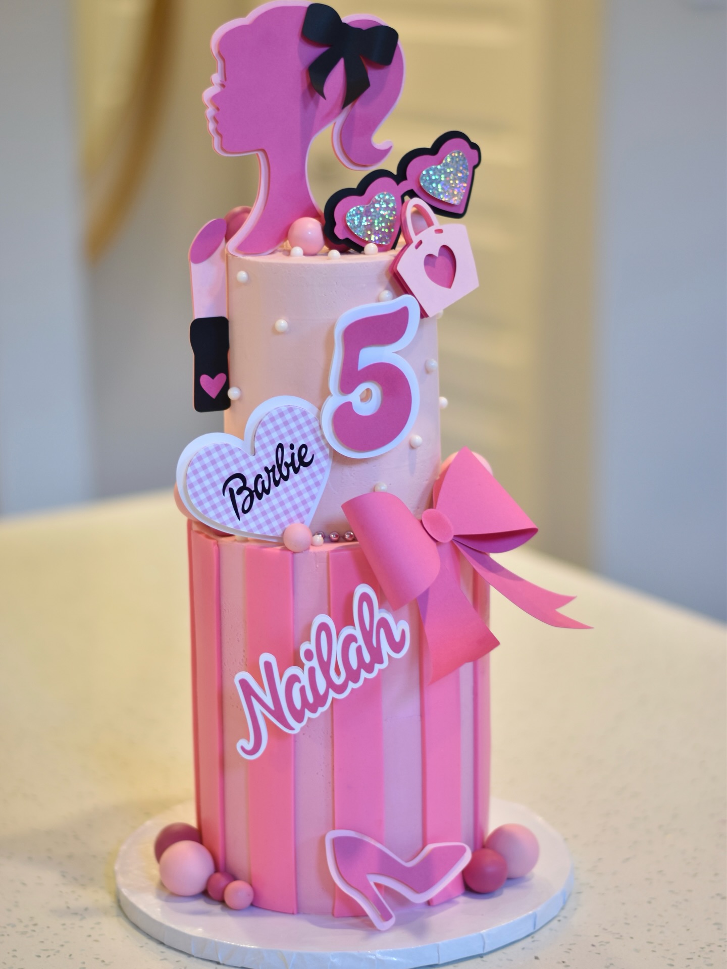 Pretty in pink…. 💞💖😍 Nailah is 5 and already living her best Barbie life with this cake 🥳
#ediblesbykisses #friscocakes #dfwcakes #dfwbaker #friscomoms