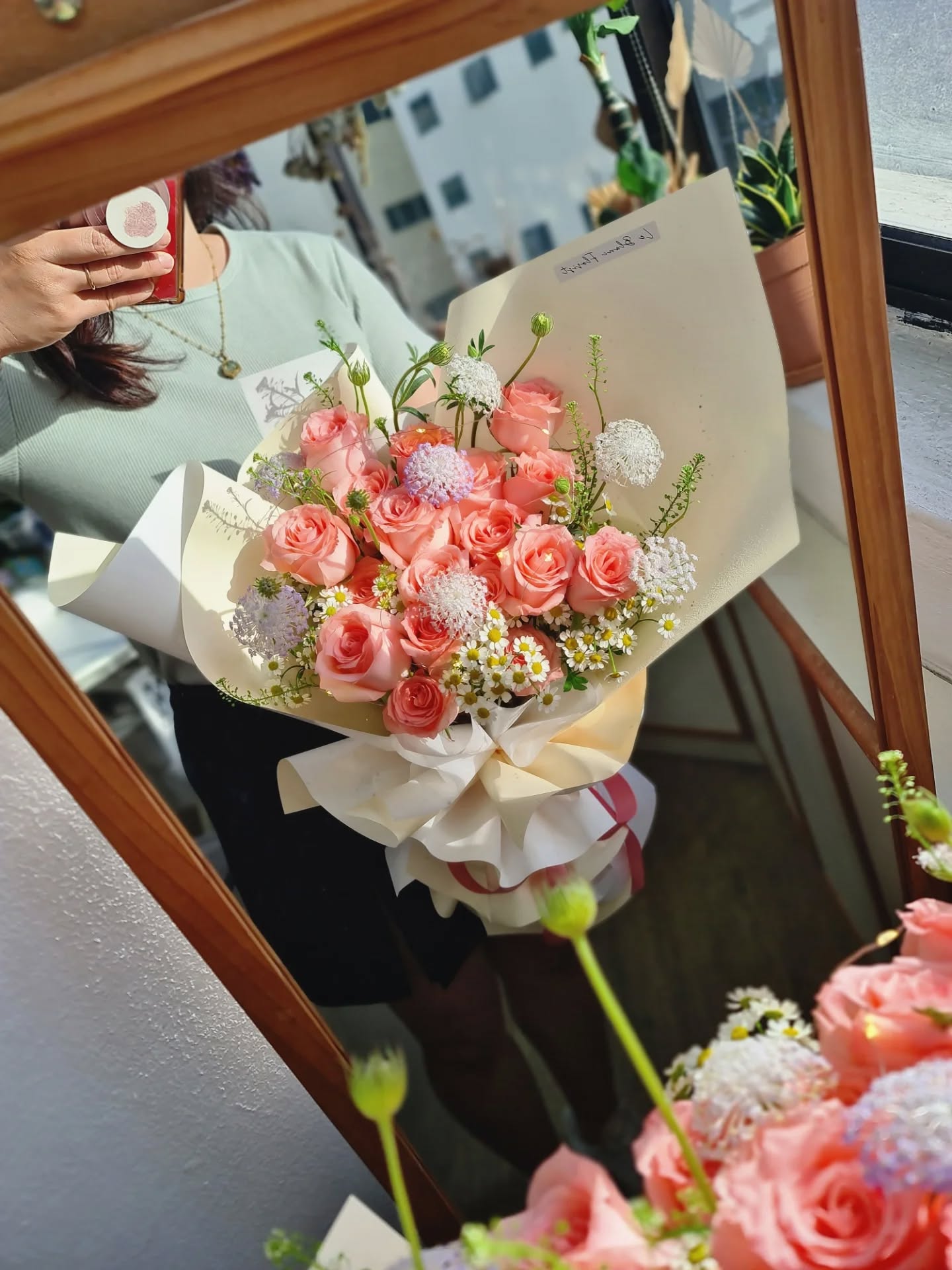 Blush Garden 🌸
A soft garden gathered into a bouquet —
18 blush roses paired with delicate garden blooms,
creating a look that feels romantic, fresh, and timeless.
Perfect for birthdays, anniversaries, or simply to brighten someone’s day.
.
Order here ✨
https://www.leblancflorist.co/product-page/blush-garden-18-roses
.
#BlushGarden #LeBlancFlorist #FreshFlowerBouquet #BlushRoses #GardenStyleBouquet SendFlowers