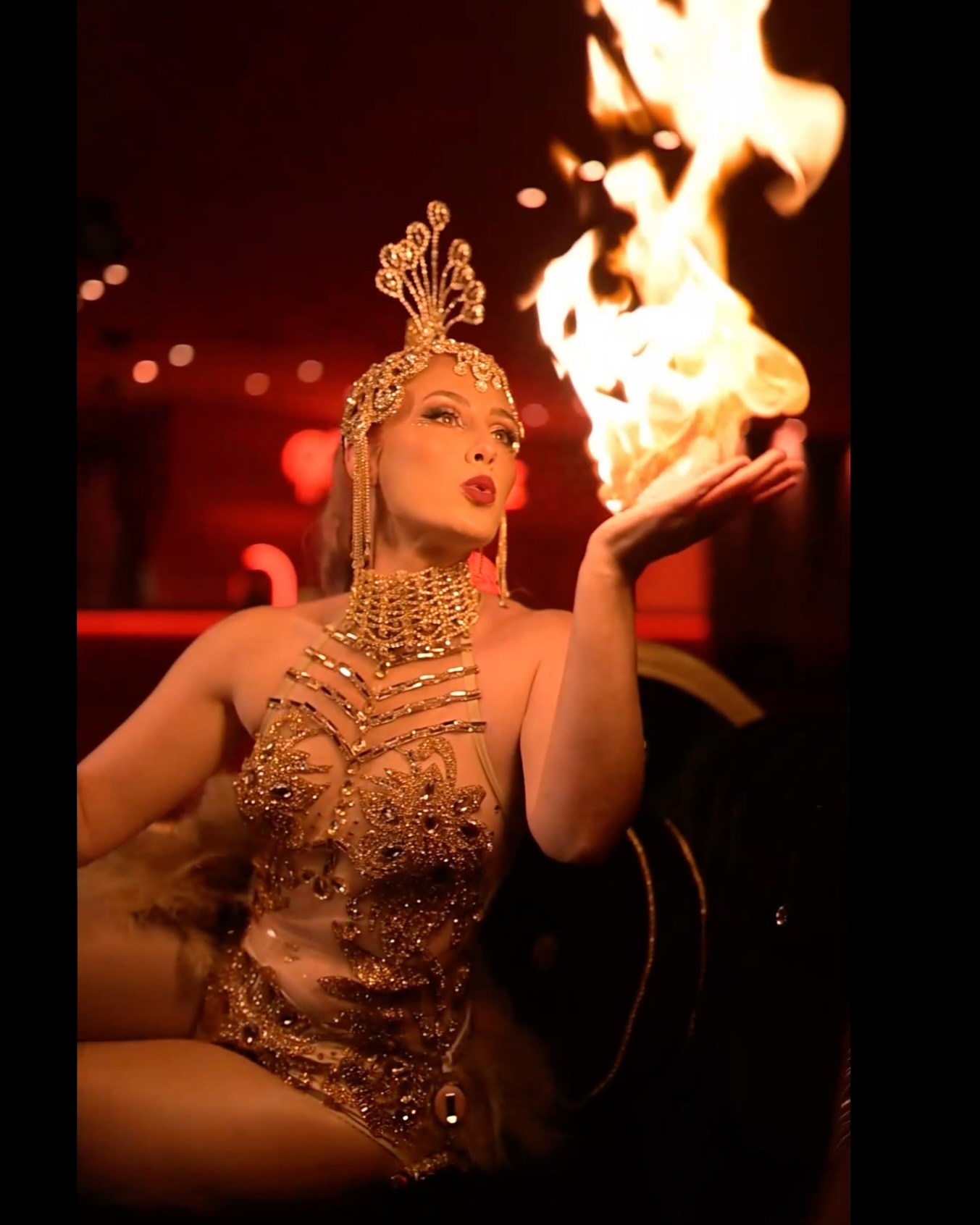 Flesh & fire ❤️🔥❤️🔥❤️🔥
A few more stills from my video shoot at the decedent new cabaret venue right in the heart of the city - @pipersplayhouse.crown
See the full sizzle reel live on my page now 🔥🔥🔥🔥
Come join us every Thursday, Friday and Saturday night as we bring the heat while you sip @piper_heidsieck
Come experience Melbourne’s best kept secret for yourself 🤫❤️💋
#fire #fireperformer #rhinestones #fireeater #burlesque