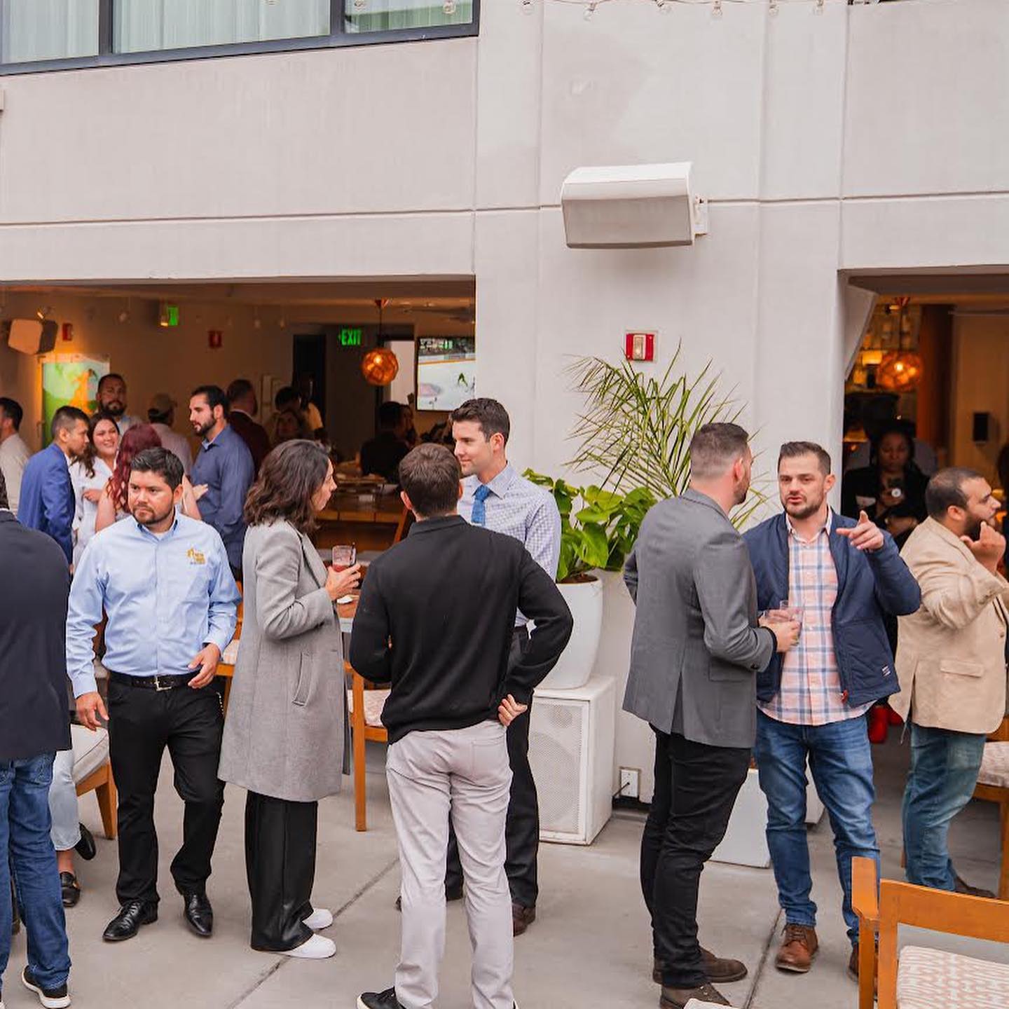 Last Thursday's Happy Hour Mixer @poolhousesd was a vibe 🙌
Big thank you to everyone who joined YPNSD and made the evening a success! 🥂
For anyone that missed out, we have plenty more events lined up in the coming months. Be sure to turn on post notifications and make sure you're subscribed to our exclusive mailing list.
Photos from the event can be accessed by logging into the YPNSD member portal. Link in bio to sign up and get started 💼
Big thank you to our event sponsors
@f45.littleitaly @akinjurylawfirm
@homeofguidinghands
@stephen_delacruz
Photo credit @outofthebox_films @_out_films @bozito_
Stay tuned for details on our next upcoming event June 14 @ Second Chance Brewing in North Park
YPNSD | Young Professionals Network SD
.
.
.
.
.
#ypnsd
#youngprofessionalsnetwork
#sandiegonetworking
#sandiegoevents
#thepoolhousesd
#pendryhotel
#downtownsandiego
#gaslampdistrict
#sandiegobusiness
