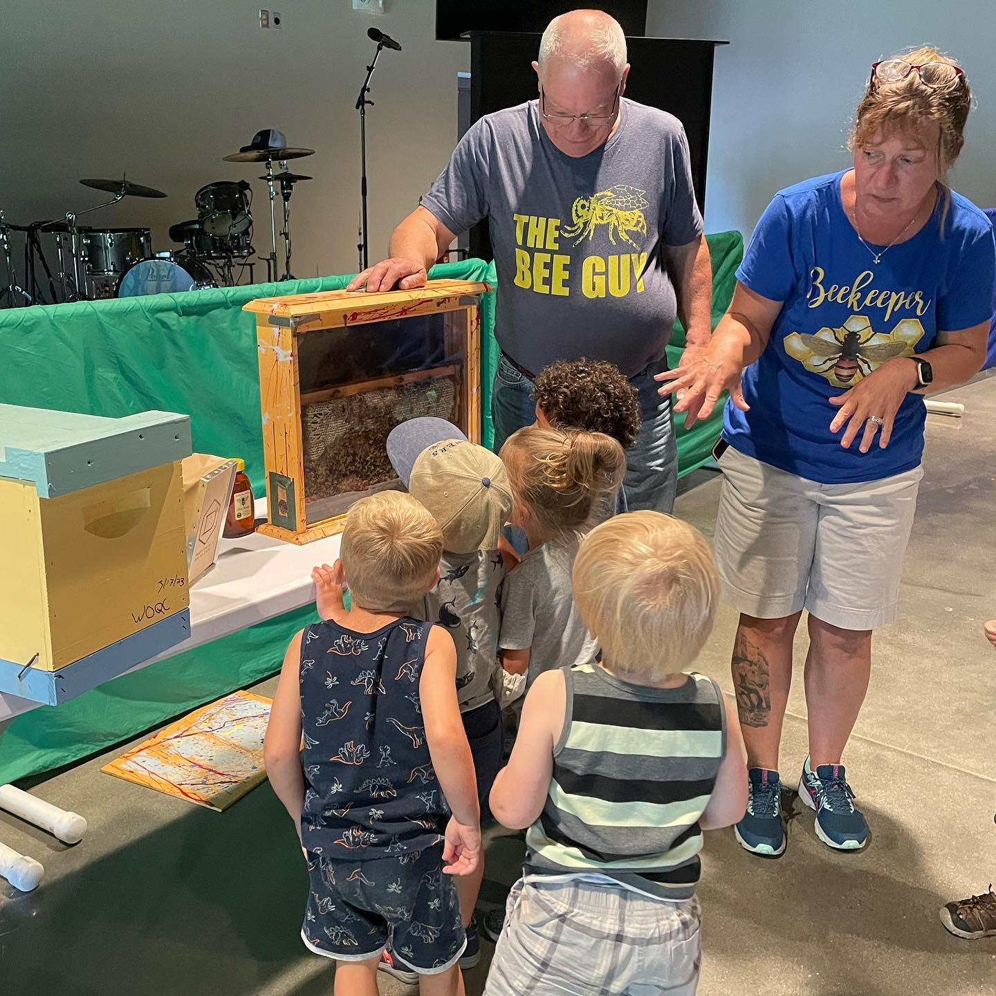Mrs.Kim and Mr.Ray spoke to a preschool about beekeeping today! 🥳🐝❤️ The kids had so much fun trying on the bee suit and trying to find the queen!