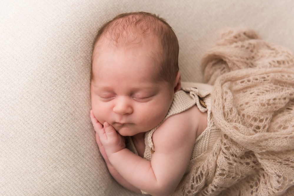 Oh sweet Alby!! - 3 weeks
You are such a delight! Love your chubby checks 💙
#newbornphotography #sydneynewbornphotographer #georgesrivermums #shiremums #marieberroaphotography