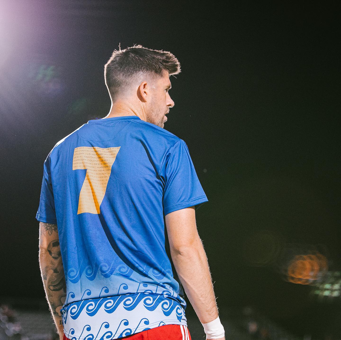 🚨**GIVEAWAY**🚨
Enter to win this special indigenous jersey by:
•like this post
•follow @phxsoccercamps
•tag two friends
Winner announced in a week. Good luck!
#phxsoccercamps #soccercamp #soccer #phoenix #giveaway #trainwiththepros