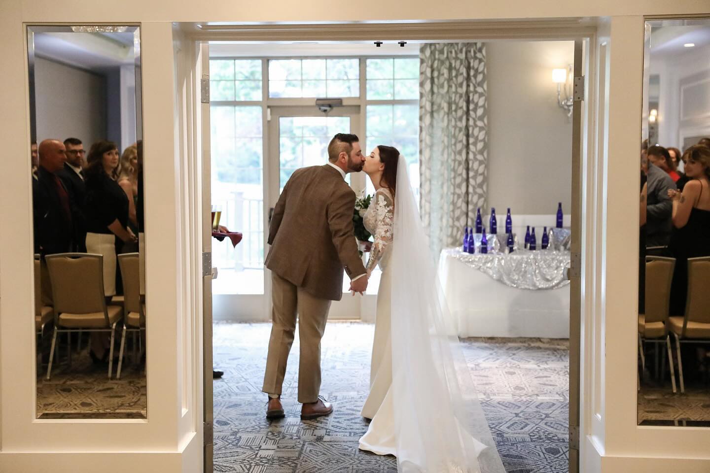 Say “I Do” with Excelsior Springs
🥂💍✨
📸: Paul Saunders