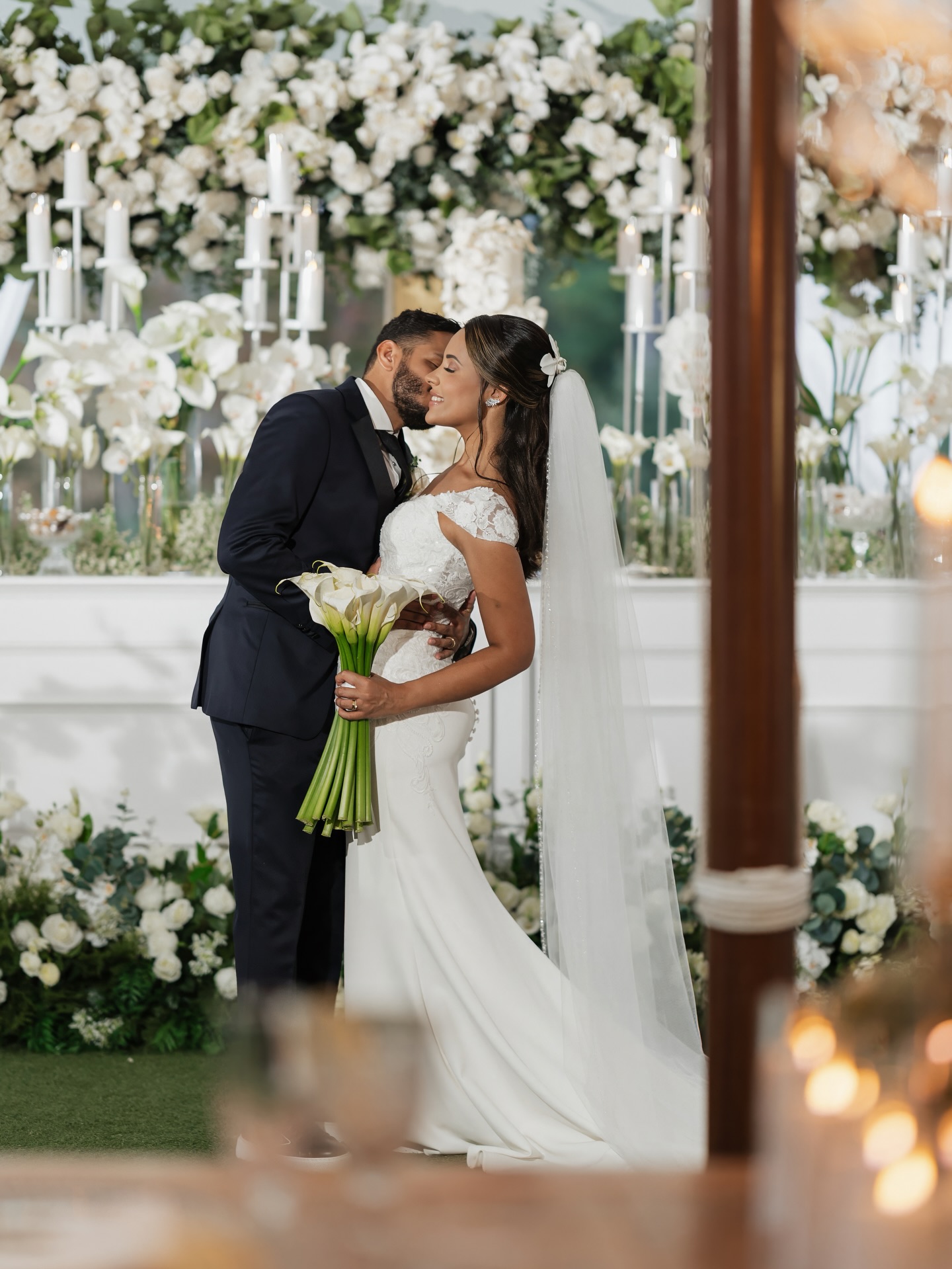 Some moments are quiet,
but they stay with you forever.
The way everything feels…
the light, the flowers, the atmosphere.
This is what we create. 🤎
Giuberti Decor
Photos: @jodinizstudios
