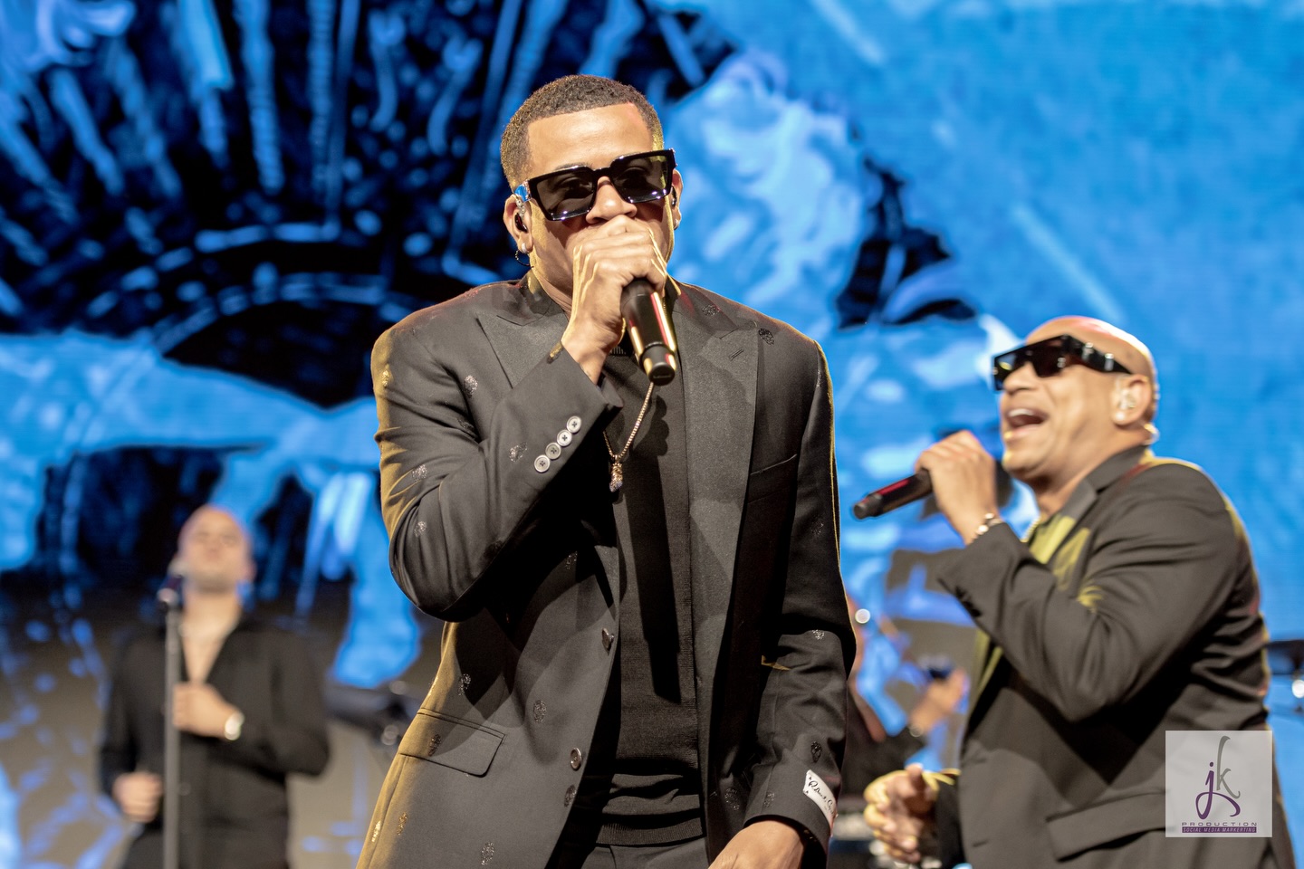 ** Gente de Zoooonaaa **
.
This is by far my favorite concert shoot. Not only are Gente de Zona one of my favorite Latin groups, they are so humble and cool. I really enjoyed meeting them. We have been very blessed to have gotten connected with some very famous Latin artists at @team.belu and @consult.sisu . That’s actually how we got started, shooting concerts.