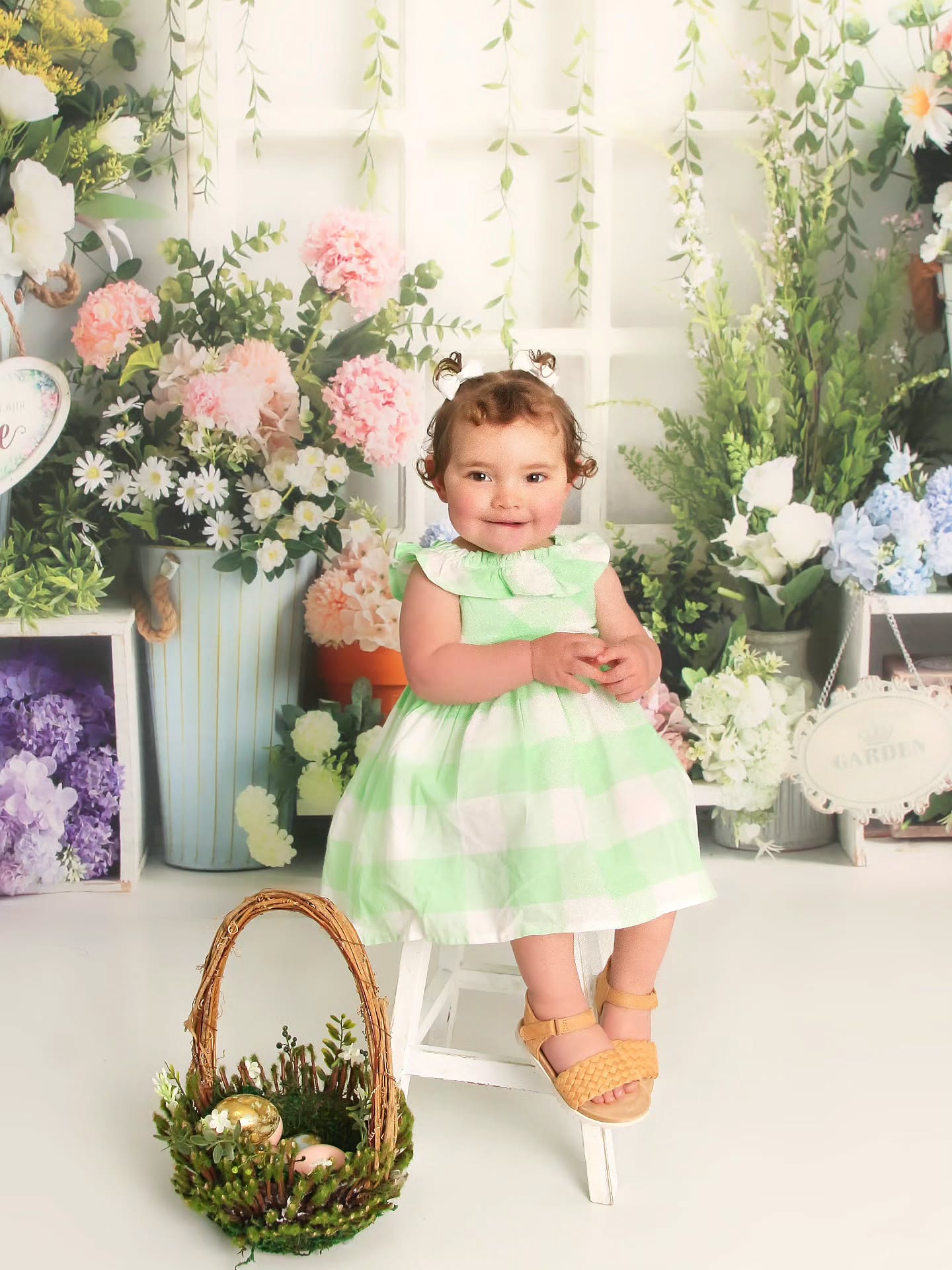 it's officially Spring in the studio 🌱💐
Link to book in bio 🔗
#springhassprung #springminisession #easterphotoshoot #spring #Easter