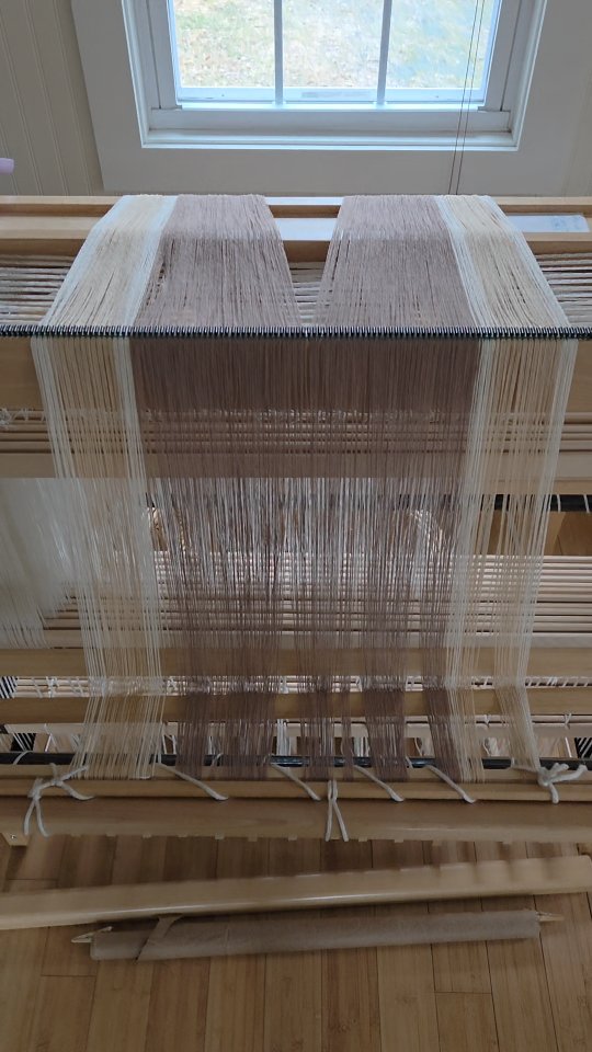 As beige as this is, I'm loving the neutrality of it!
#sunriselodgefiberstudio #weaversofinstagram #weaving #handmade #beaming