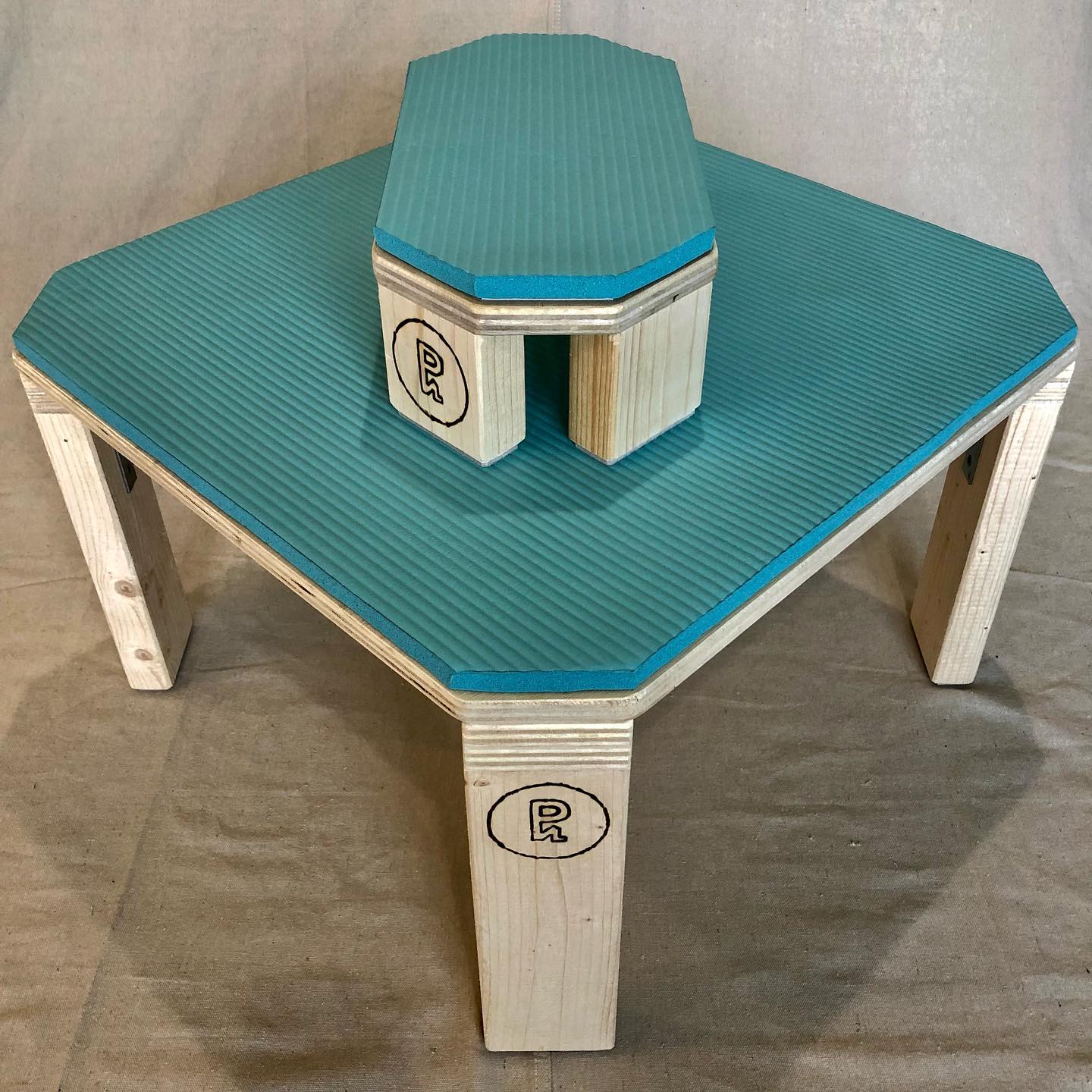 What purchasing the UnChair gets you: a chair, a floor desk, a yoga stool, a fitness bench, joint mobility, and a shredded 6-pack 💪🏼
Purchase yours today! Link in bio.
#primal #yoga #unchair #wfh
#groundedliving #movement #mobility #functionalfurniture #floorsitting #yoga #flexibility #austinentrepreneur #woodworking #hippain #kneepain #neckpain #earthing #grounding #austinyoga #fwfg #findwhatfeelsgood