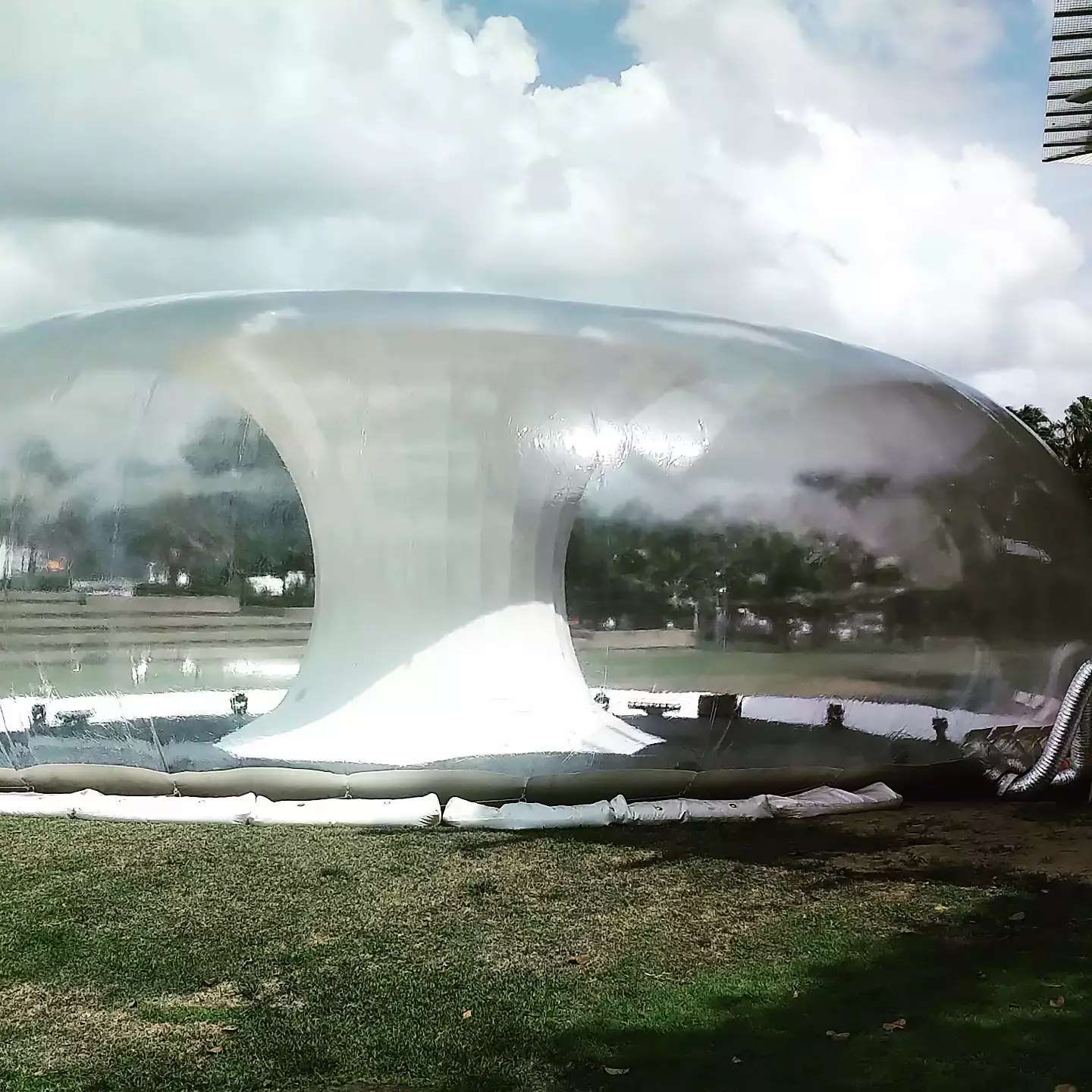 We Renewed The View Of A Real Travel Bubble! No Really, Contemporary Circus Dancers Perform Inside It.
#cairns #windowcleanersdirect #renewyourview #circacontemporarycircus #townsville #brisbane
