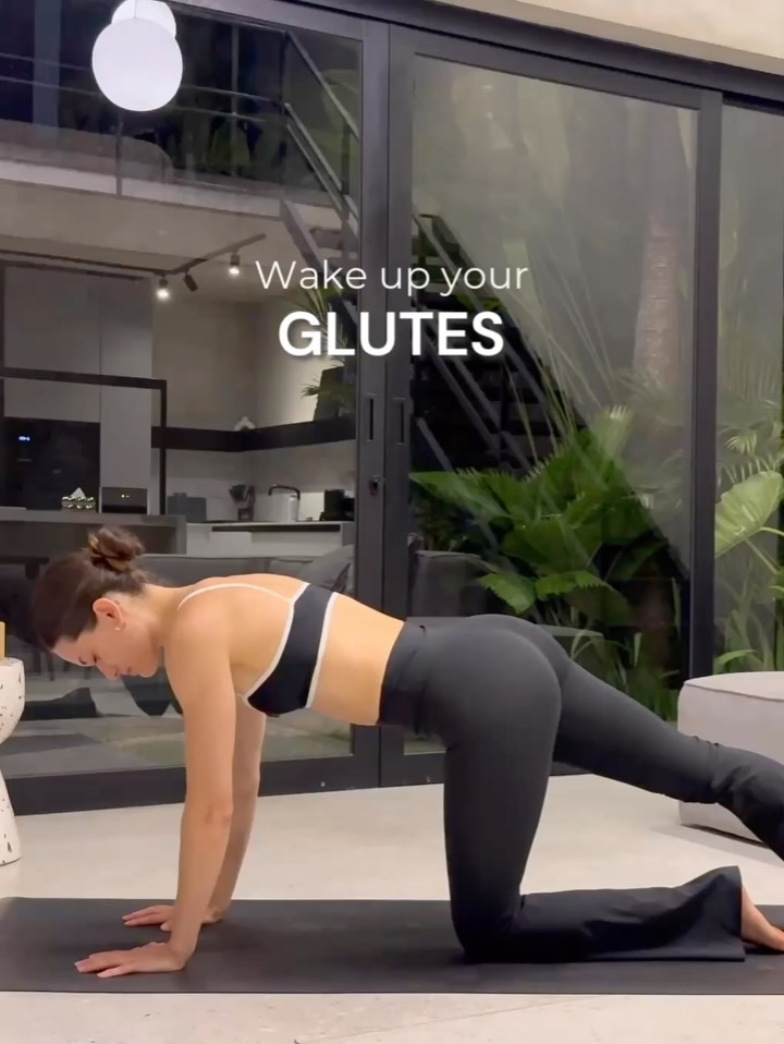 Wake up your glutes 🍑
8–12 Wiederholungen pro Übung. Wenn du mehr willst: einfach eine zweite Runde dranhängen.
Speichere dir den Flow für dein nächstes Glutes Workout 💪